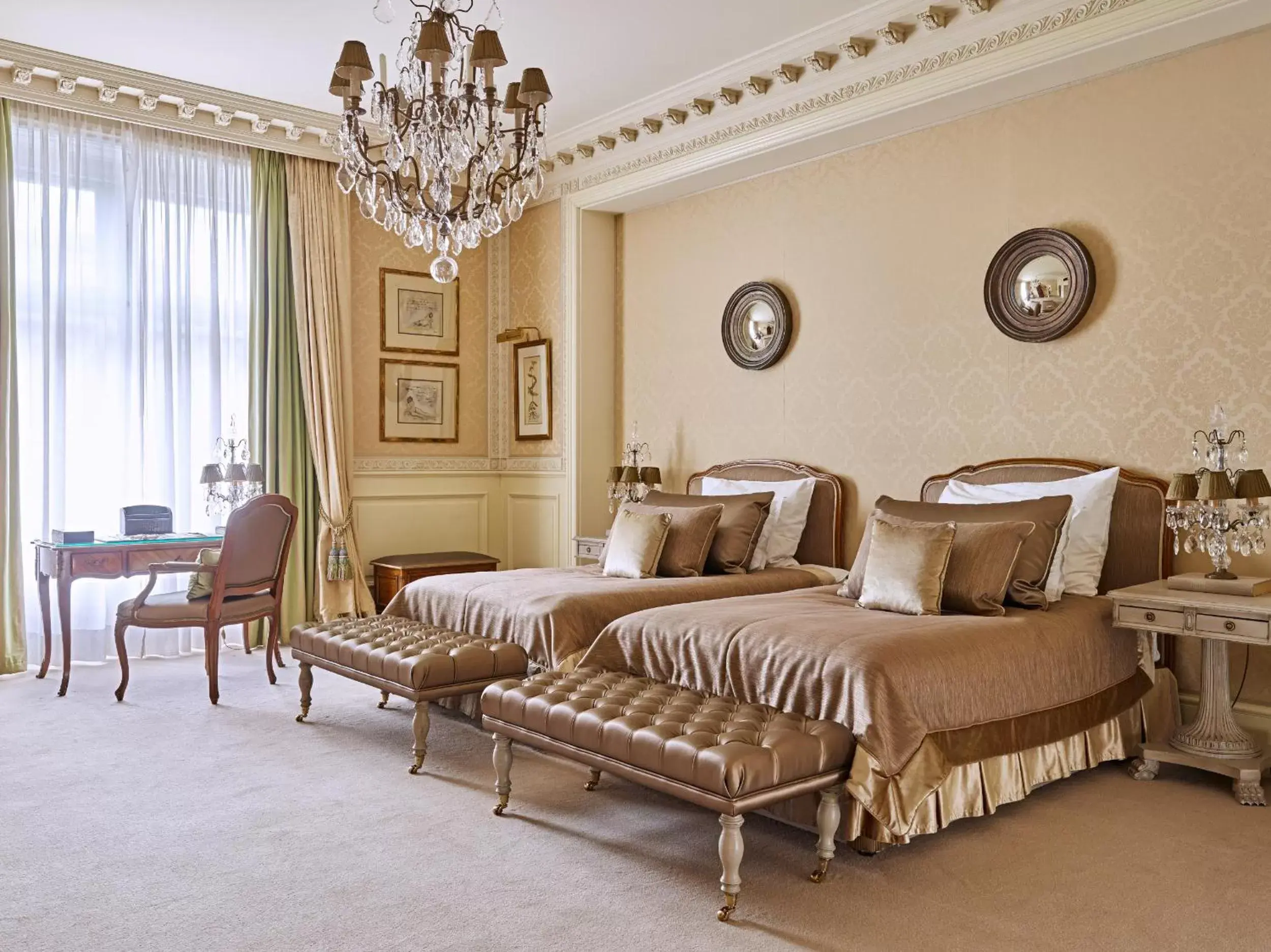 Bed, Seating Area in Grand Hotel Wien