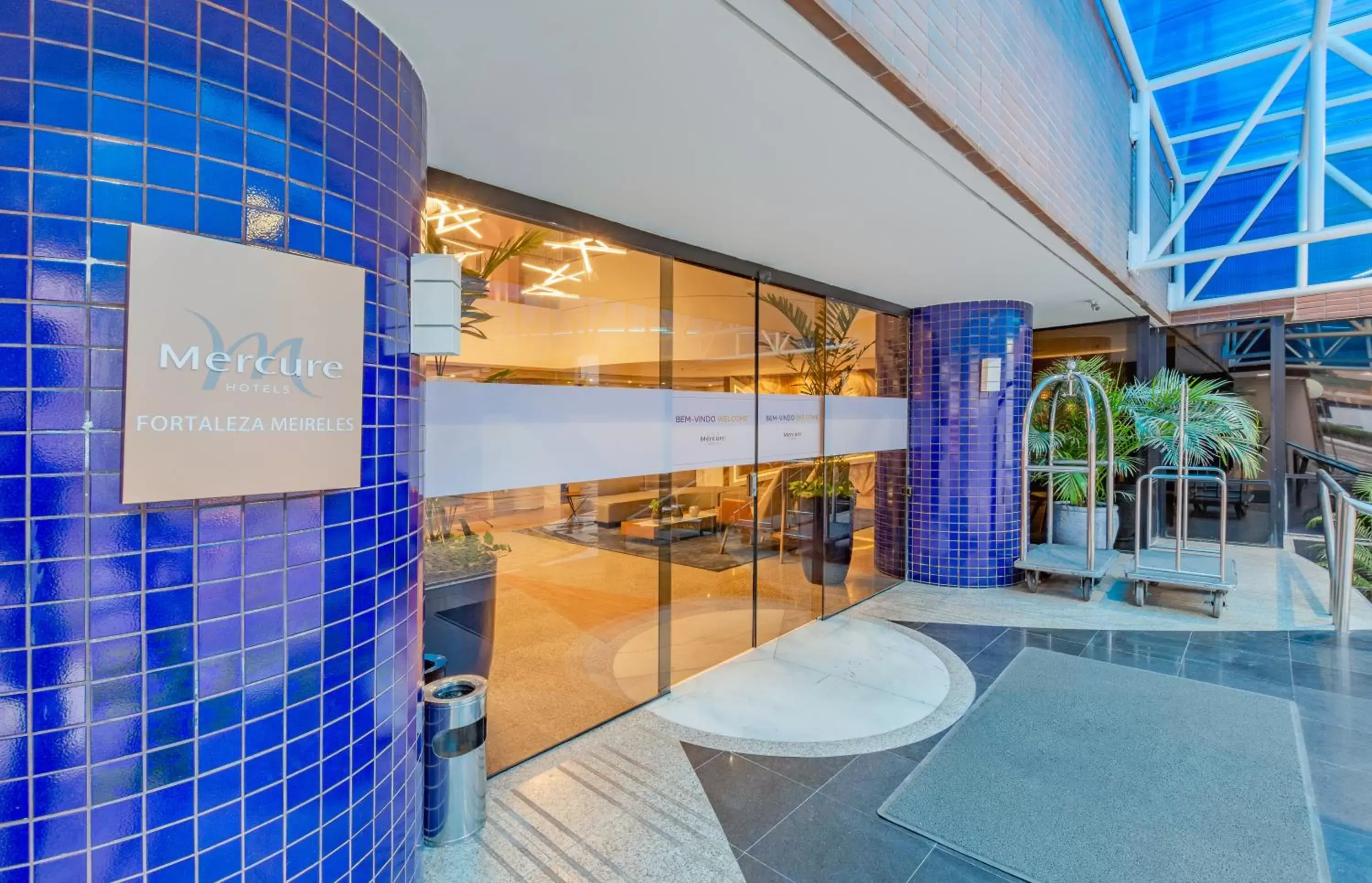 Facade/entrance in Mercure Fortaleza Meireles Facade/entrance in Mercure Fortaleza Meireles