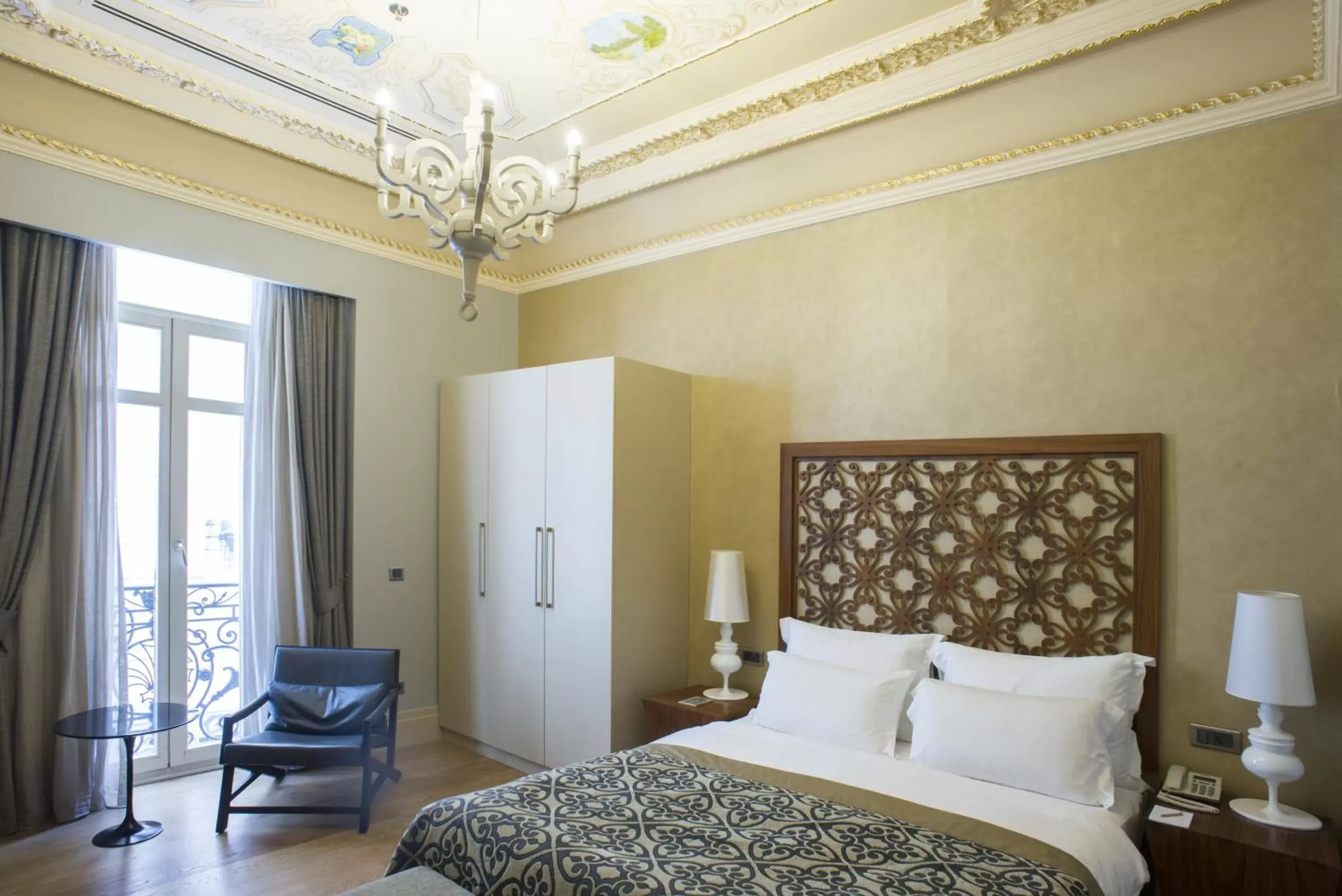 Photo of the whole room, Bed in The Story Hotel Pera
