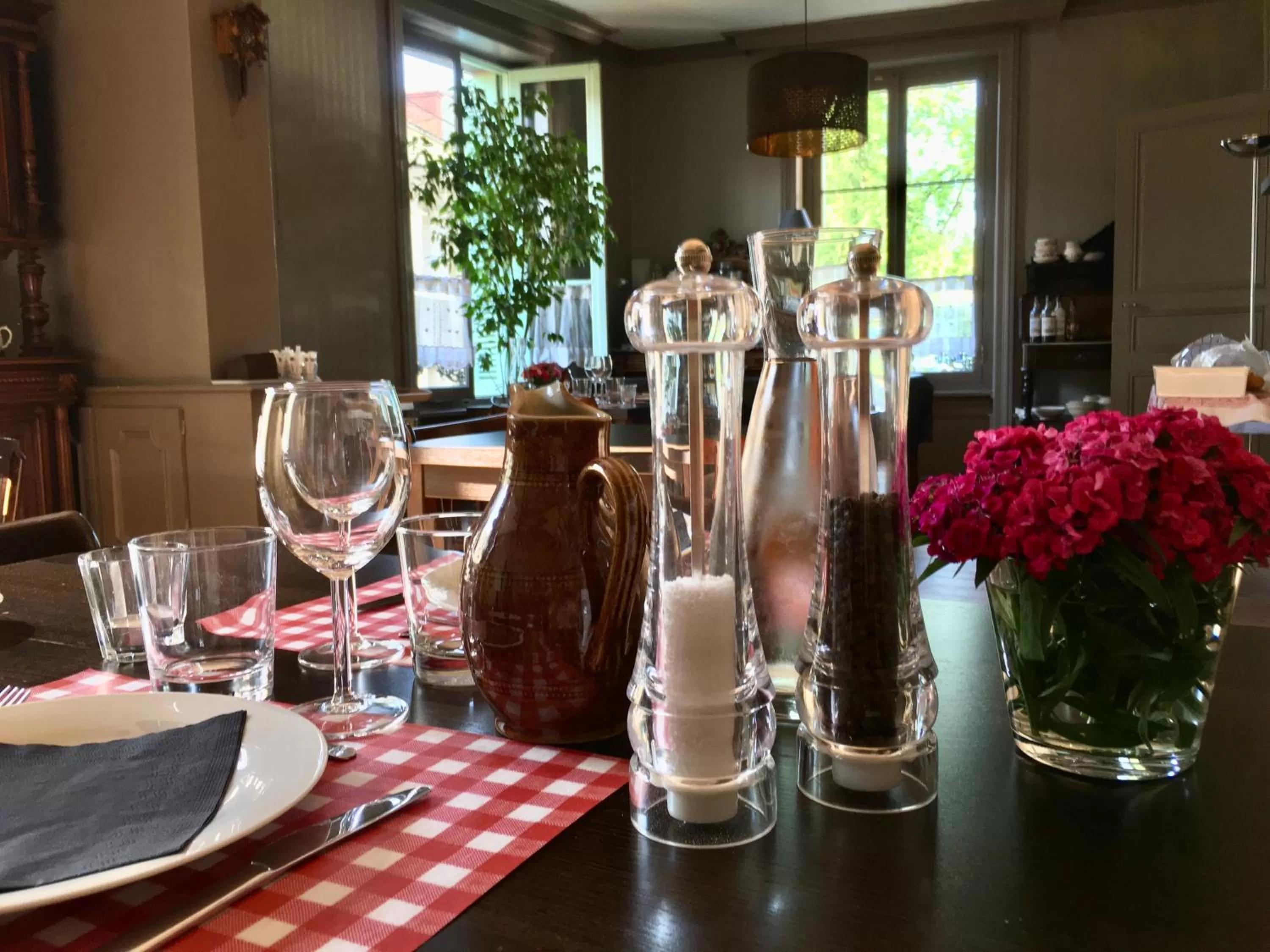 Dining area in La Maison de famille