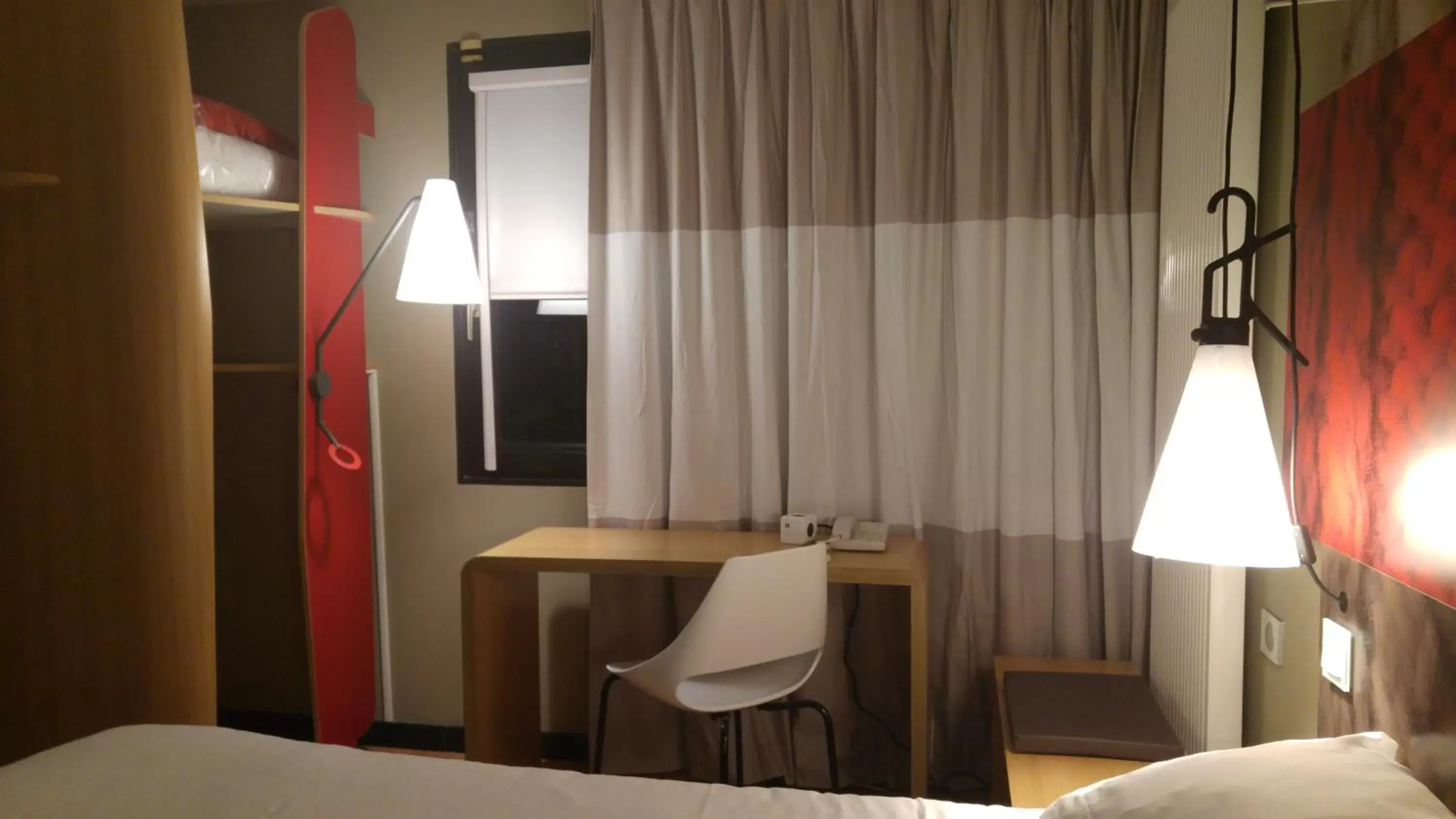 Bedroom, Bed in ibis Europe Chalon Sur Saone