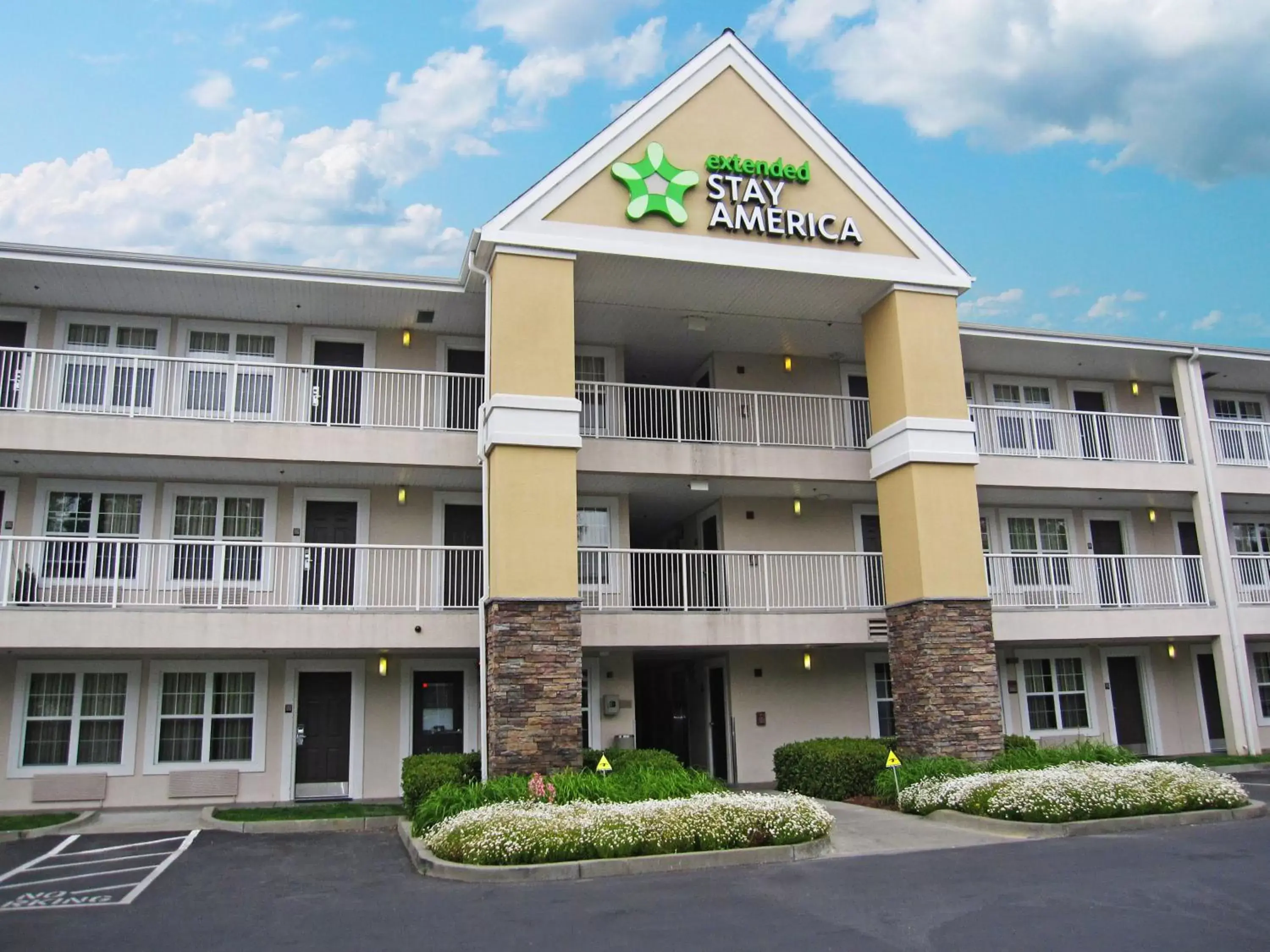 Property Building in Extended Stay America Suites - Santa Rosa - South