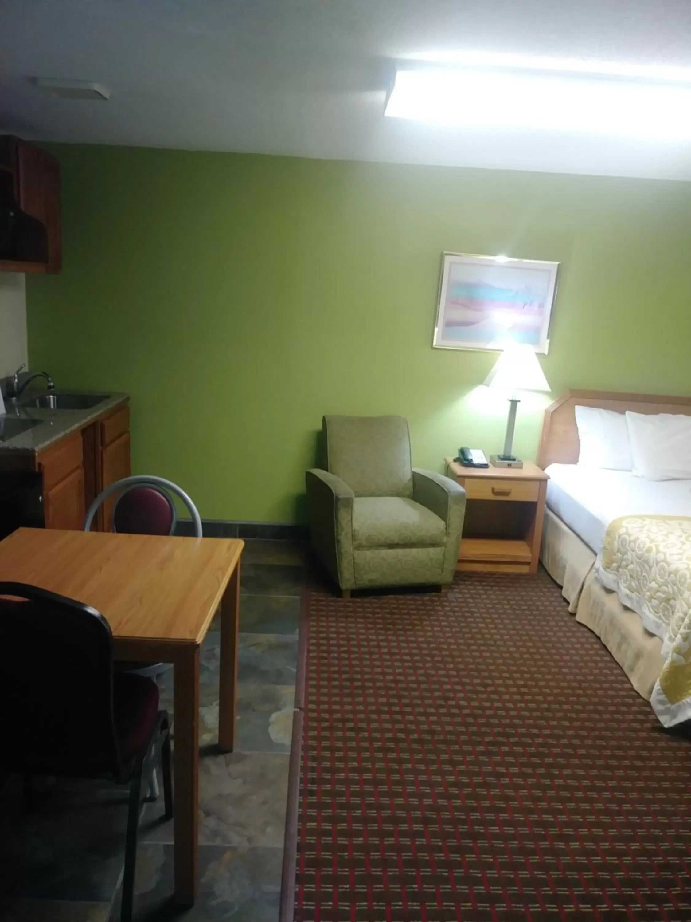 Photo of the whole room, Seating Area in Days Inn by Wyndham Fort Dodge