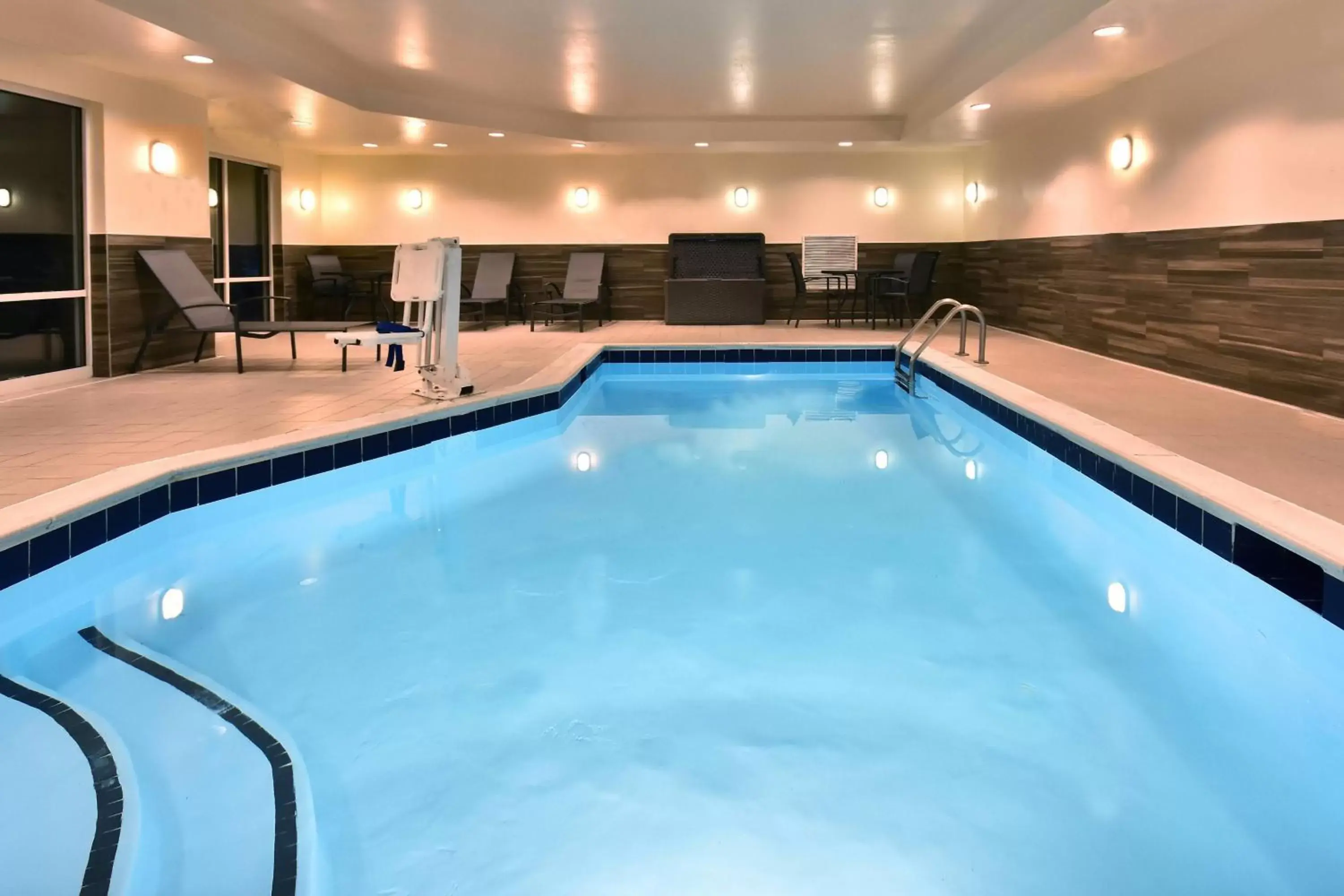 Swimming Pool in Fairfield Inn & Suites by Marriott Richmond Innsbrook