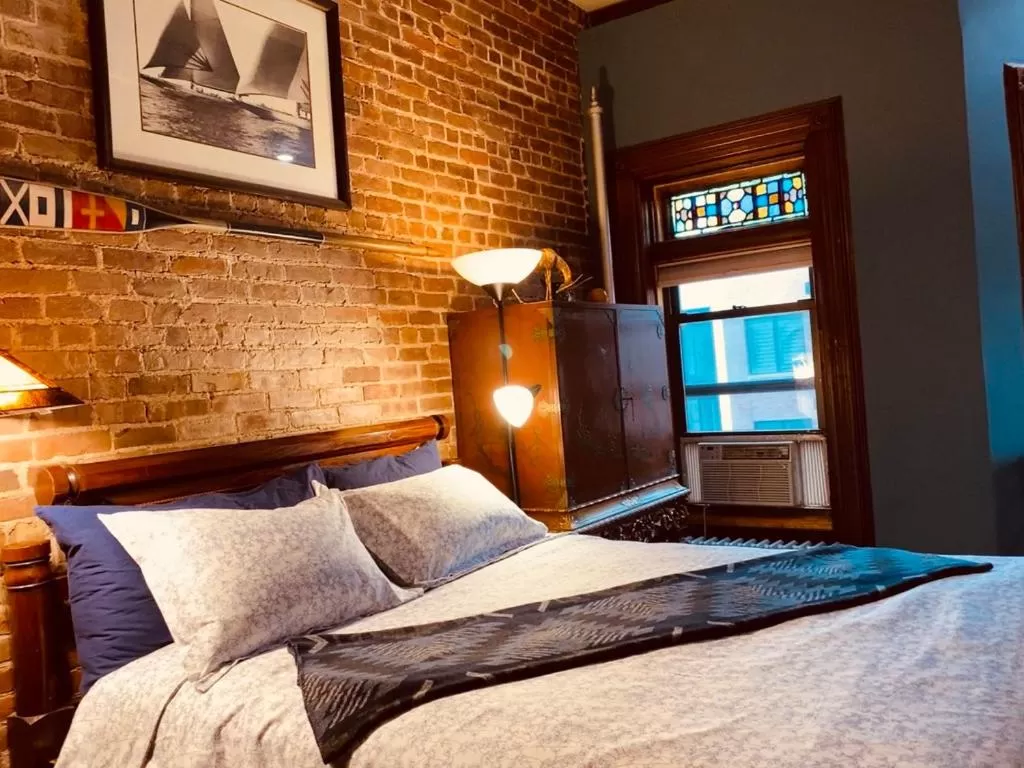 Bedroom, Bed in Northern Lights Mansion