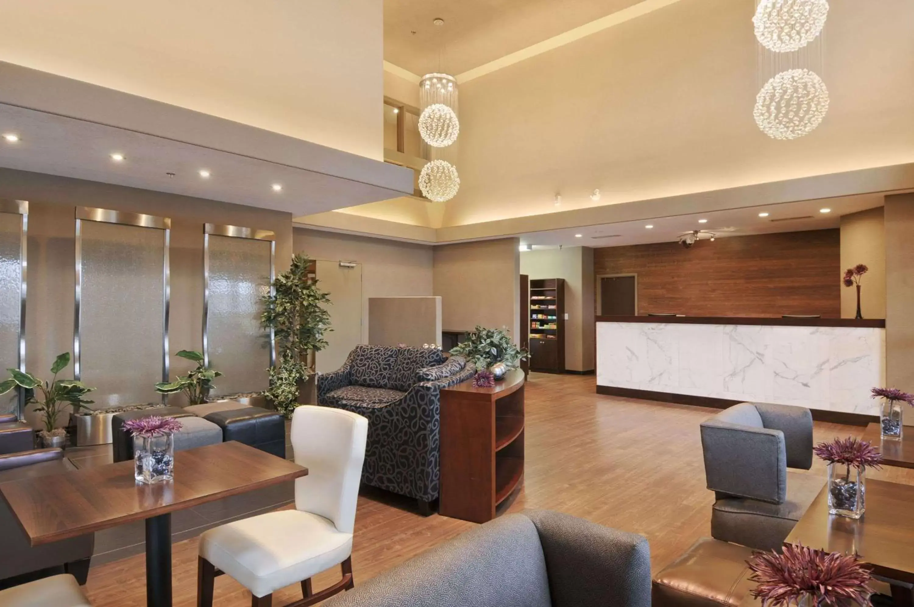 Lobby or reception, Lobby/Reception in Days Inn by Wyndham Regina Airport West