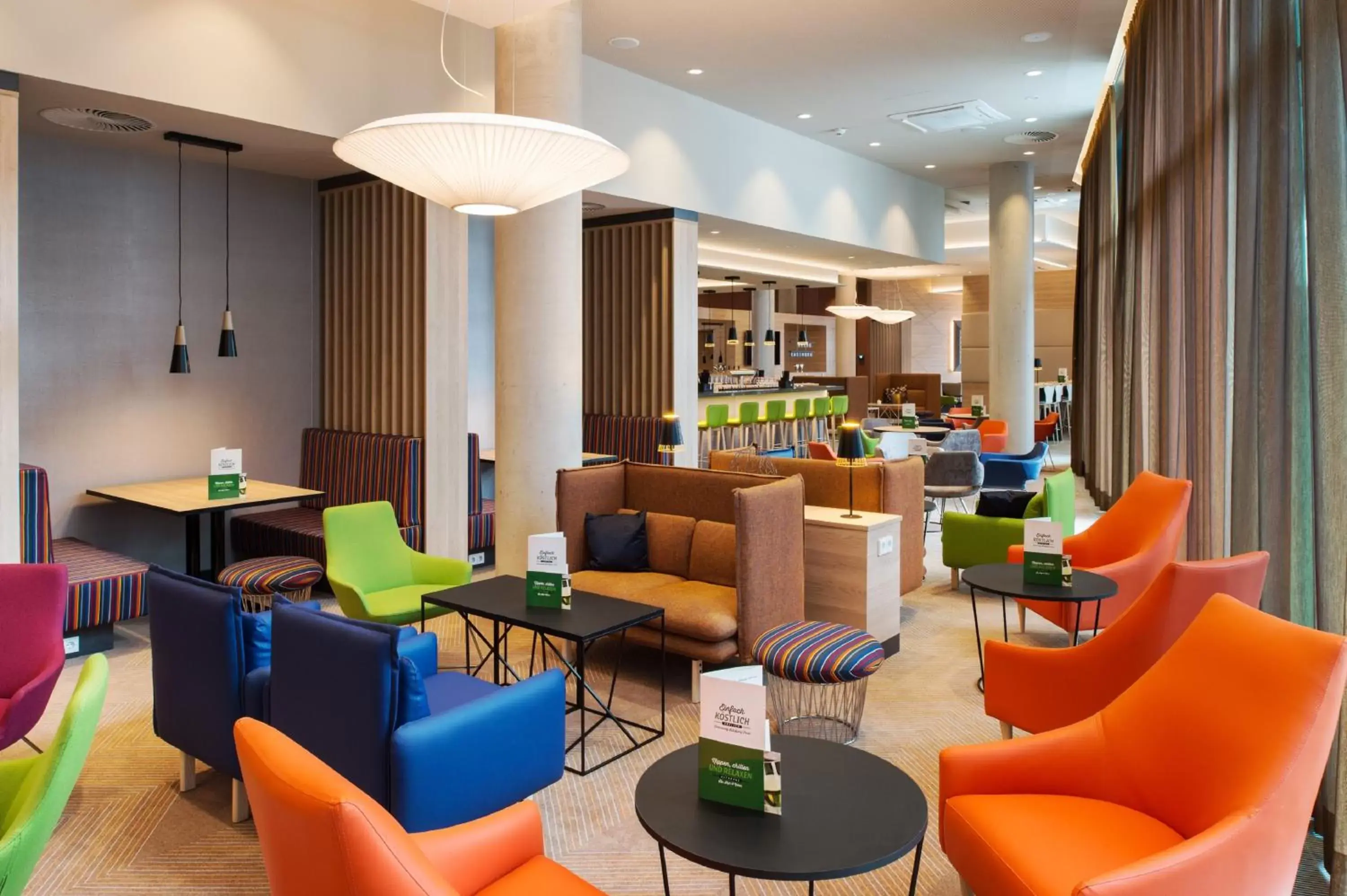 Lounge or bar in Holiday Inn Frankfurt Airport, an IHG Hotel