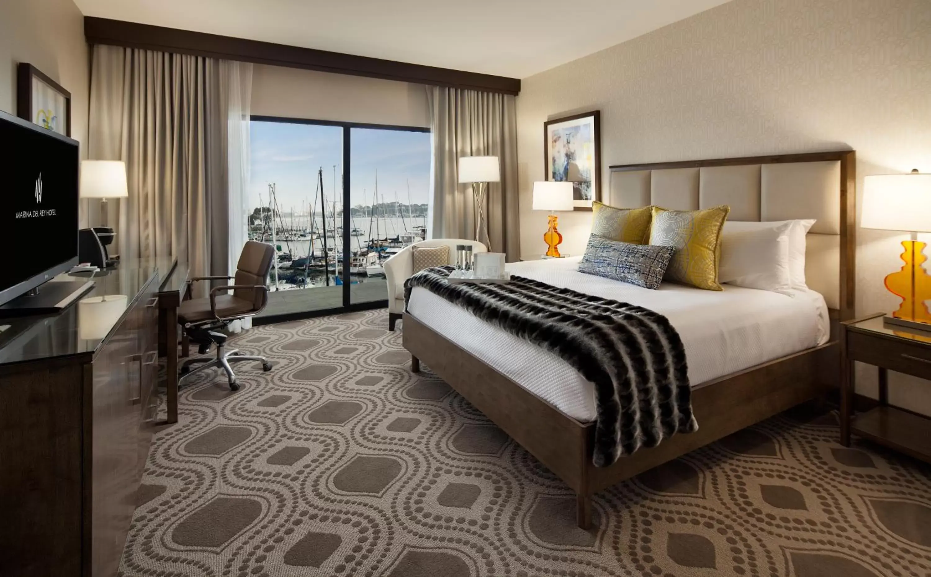 Photo of the whole room in Marina del Rey Hotel