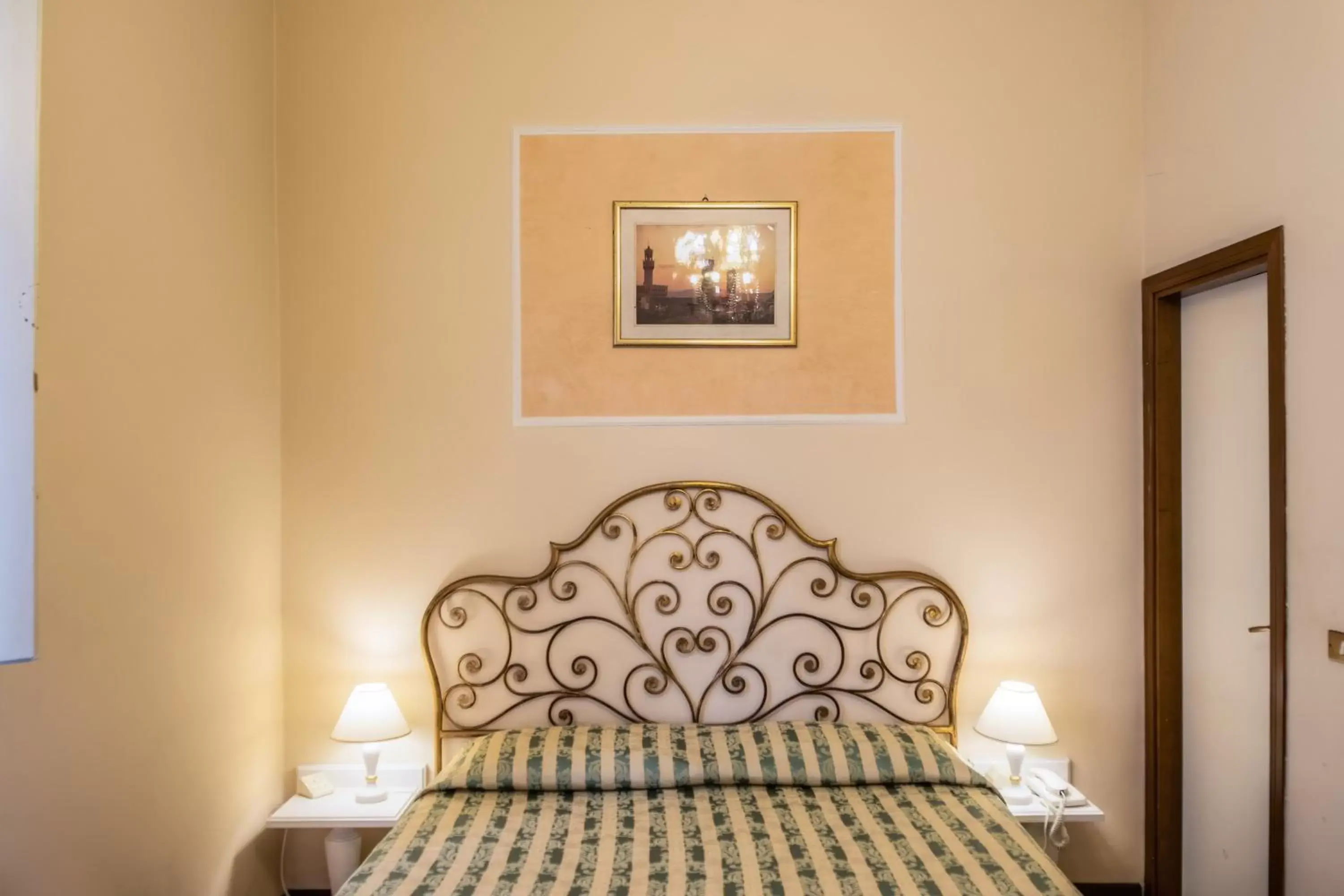 Bedroom, Bed in Hotel Martelli