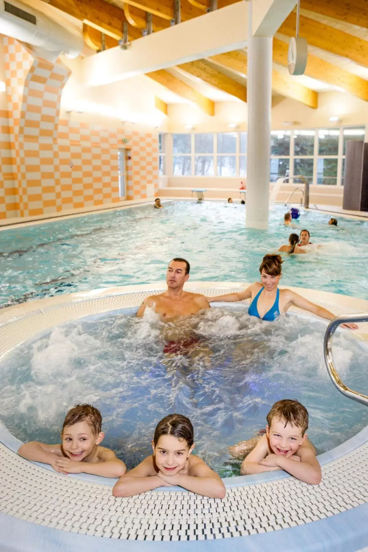 Swimming Pool in Hotel Radium Palace