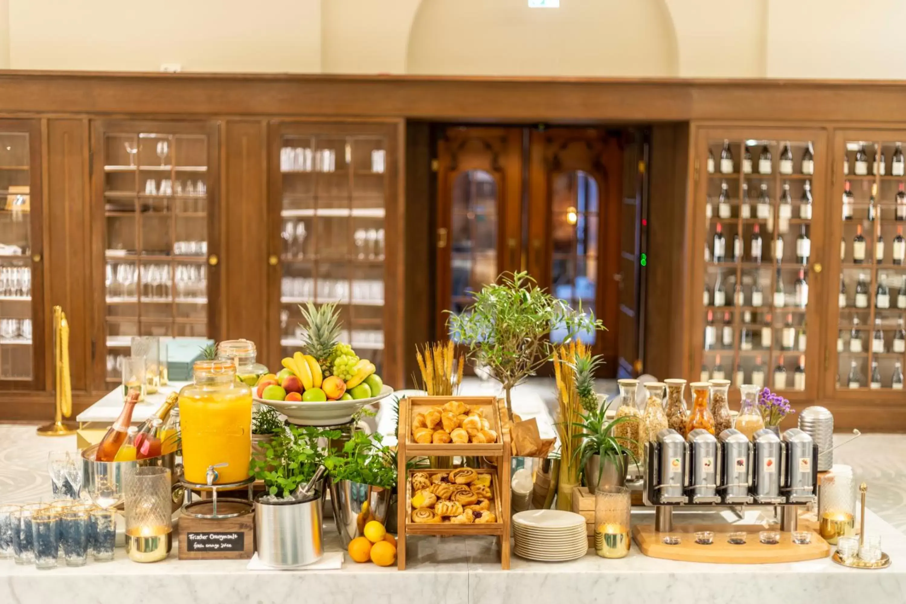 Buffet breakfast in Fraser Suites Hamburg Buffet breakfast in Fraser Suites Hamburg