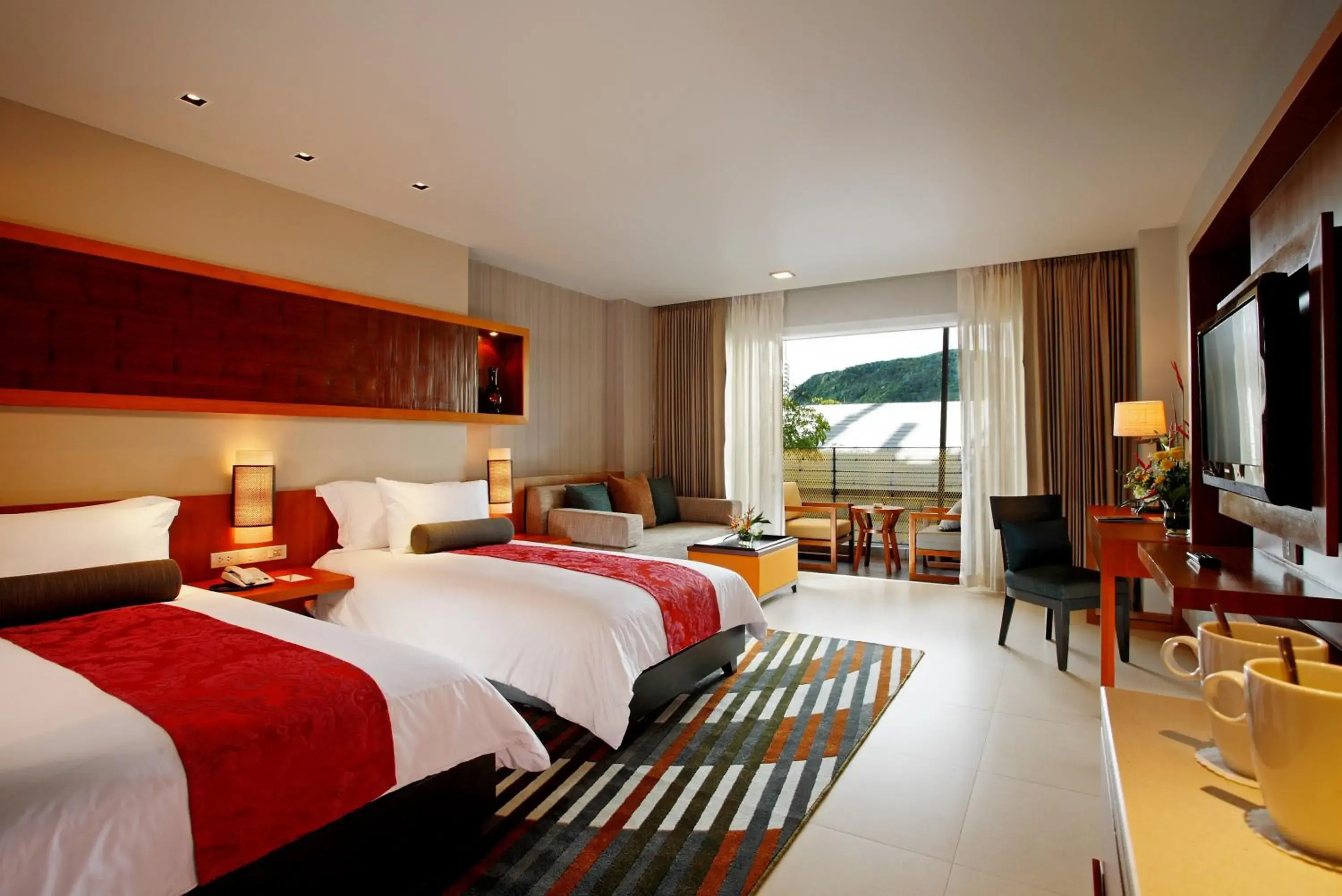 Deluxe Twin Room in ASHLEE Hub Hotel Patong Deluxe Twin Room in ASHLEE Hub Hotel Patong