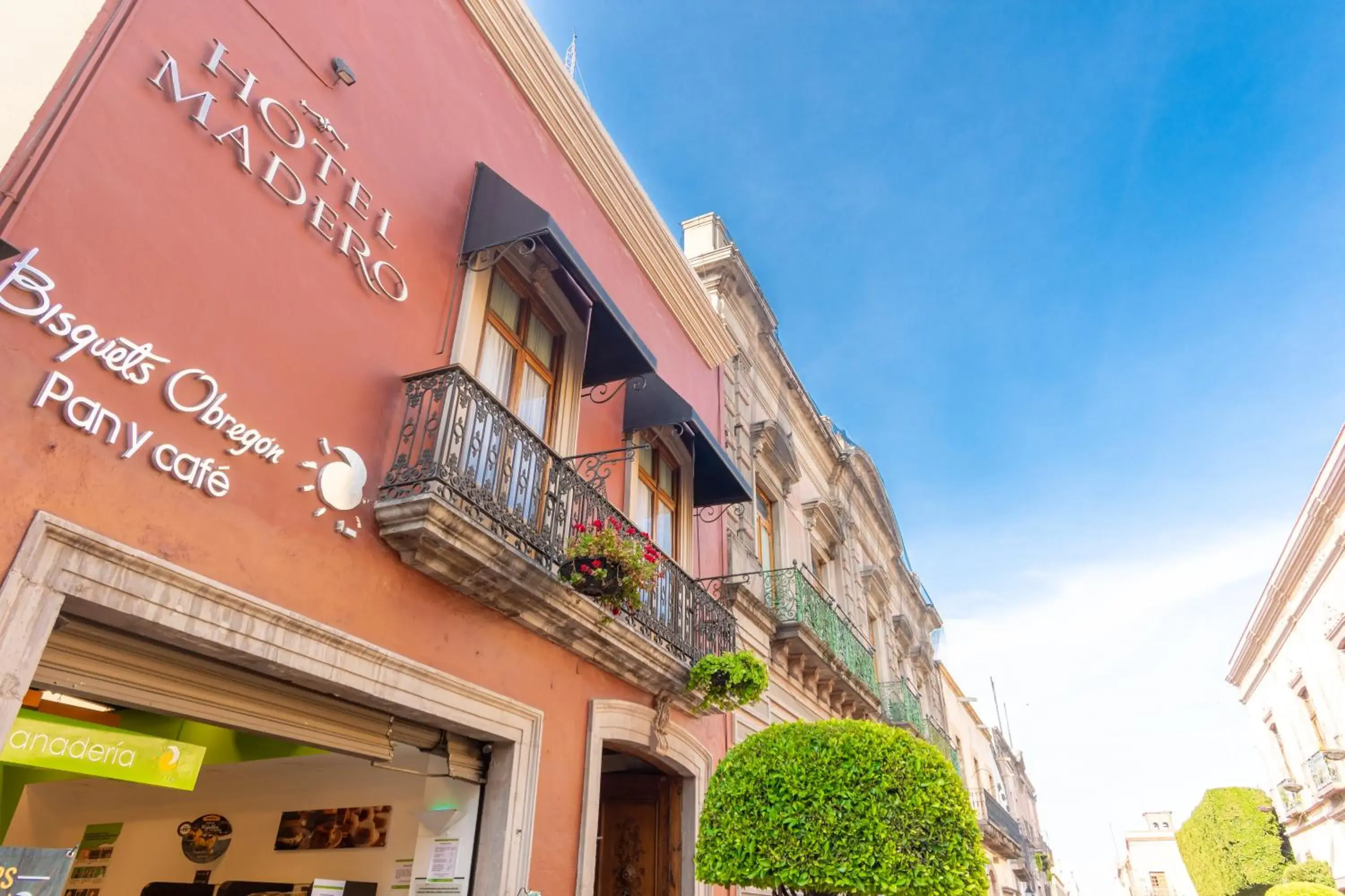 Restaurant/places to eat, Facade/Entrance in Hotel Madero