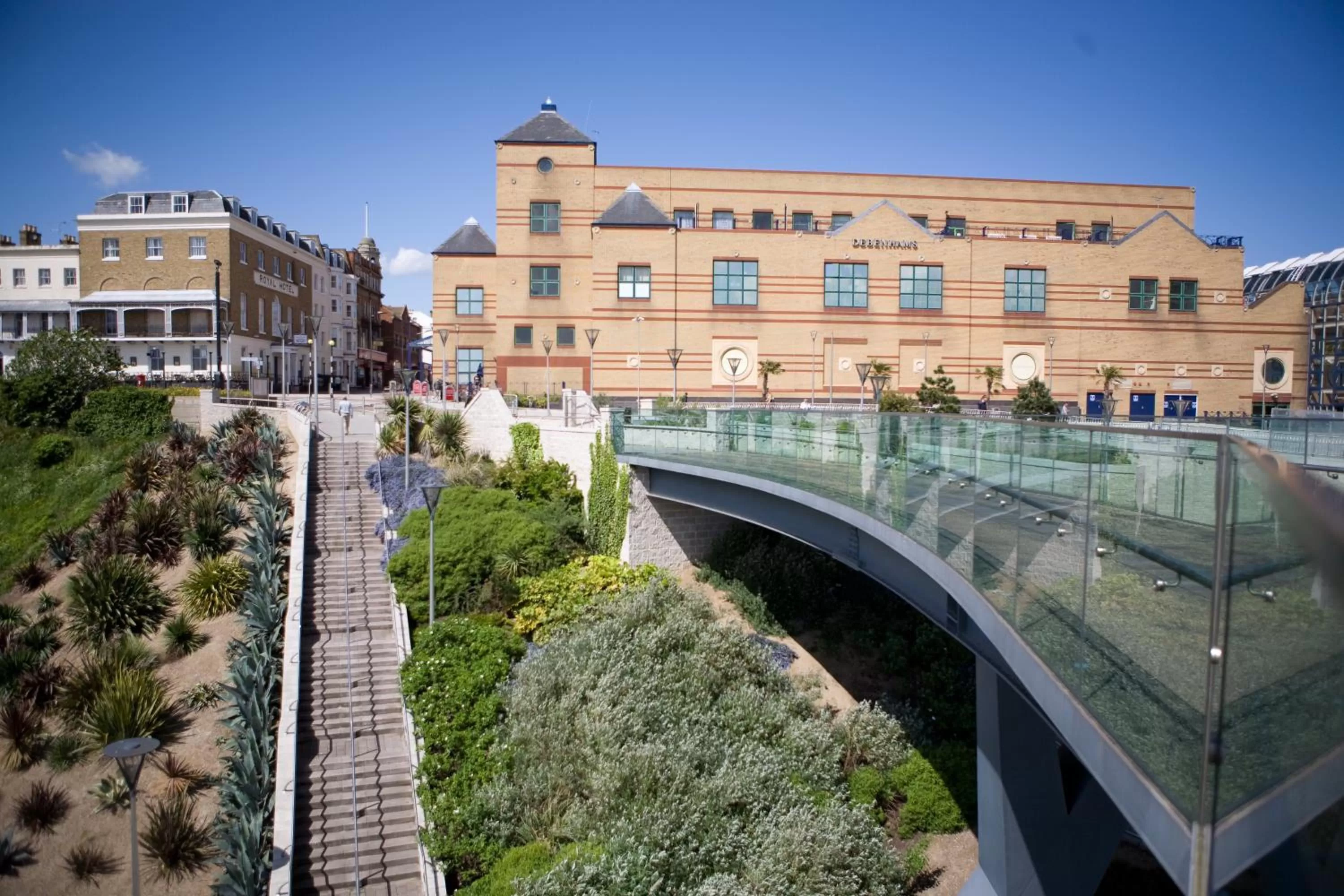 Area and facilities in Holiday Inn Southend by IHG