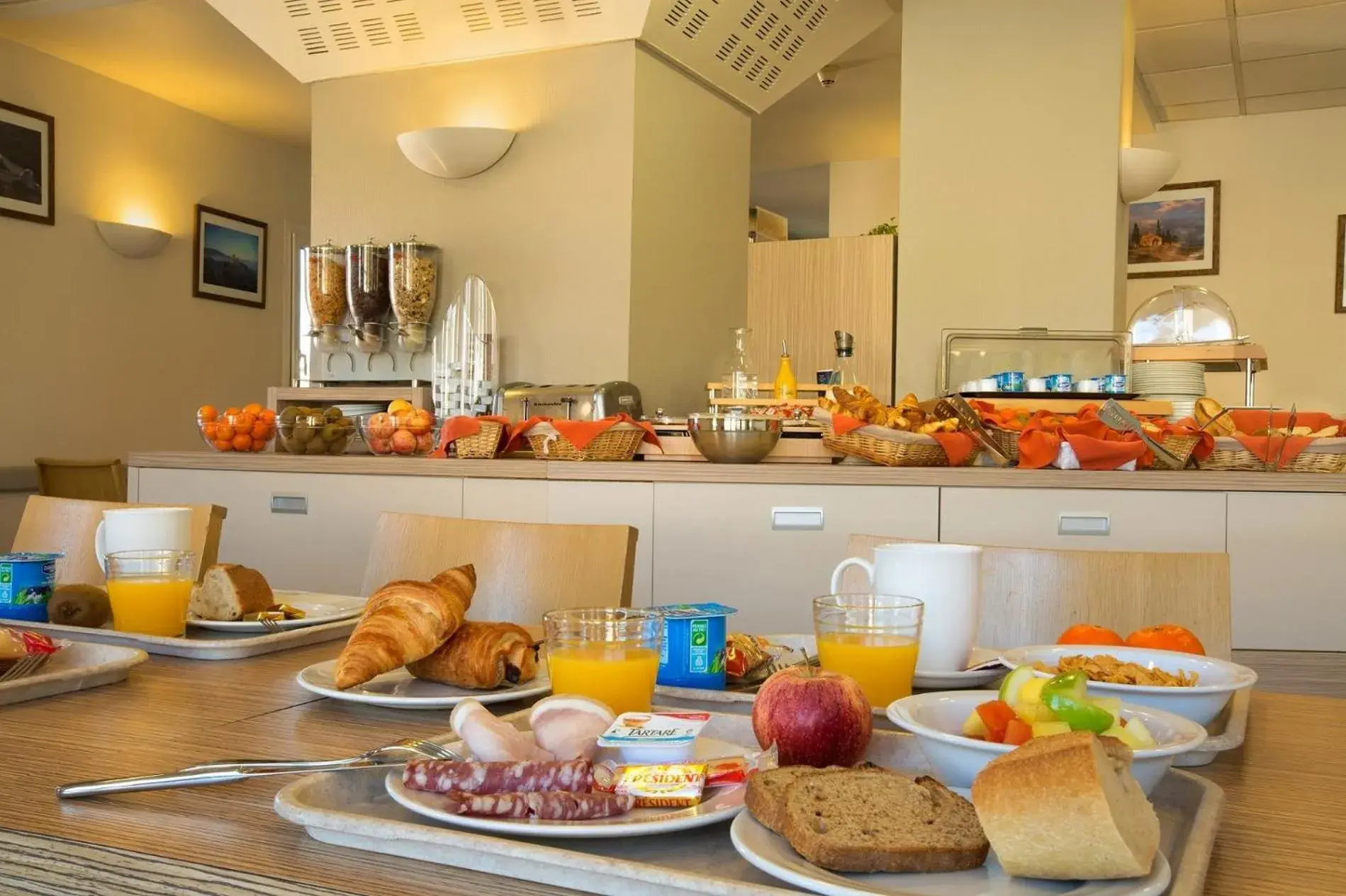 Buffet breakfast, Breakfast in Hotel Espace Cite