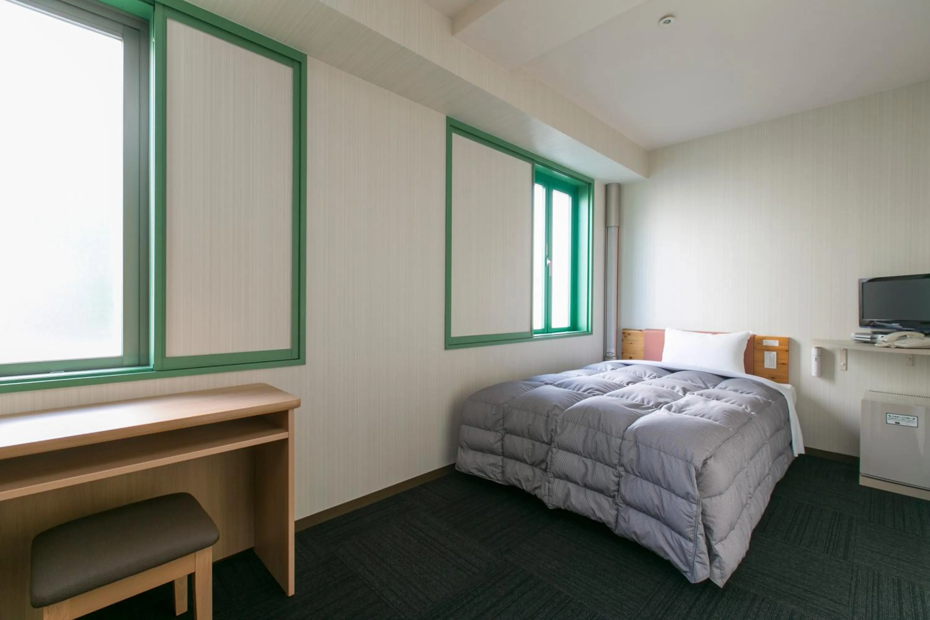 Photo of the whole room, Bed in WASHINGTON R&B Hotel Nagoya Nishiki