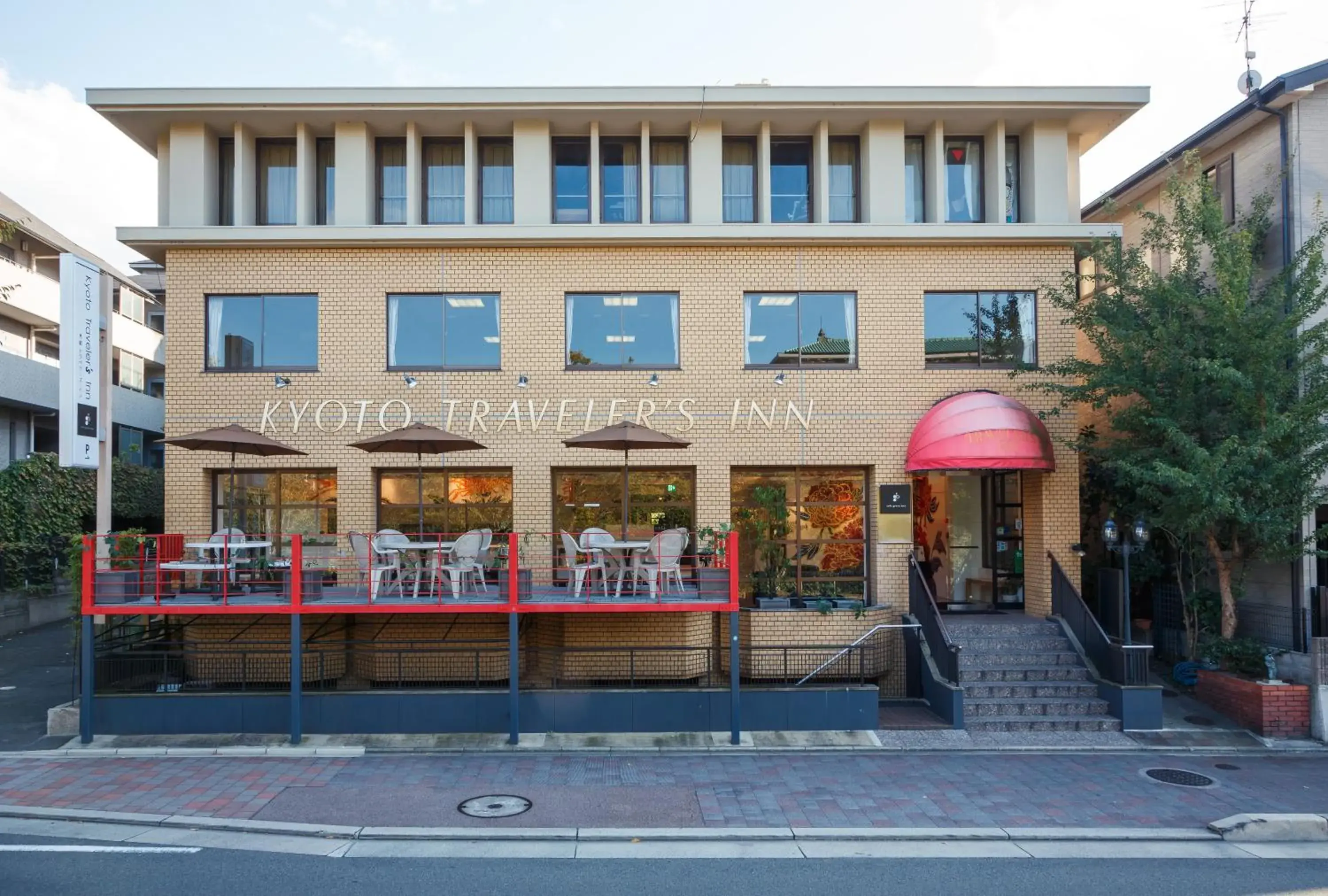 Facade/entrance, Property Building in Kyoto Travellers Inn