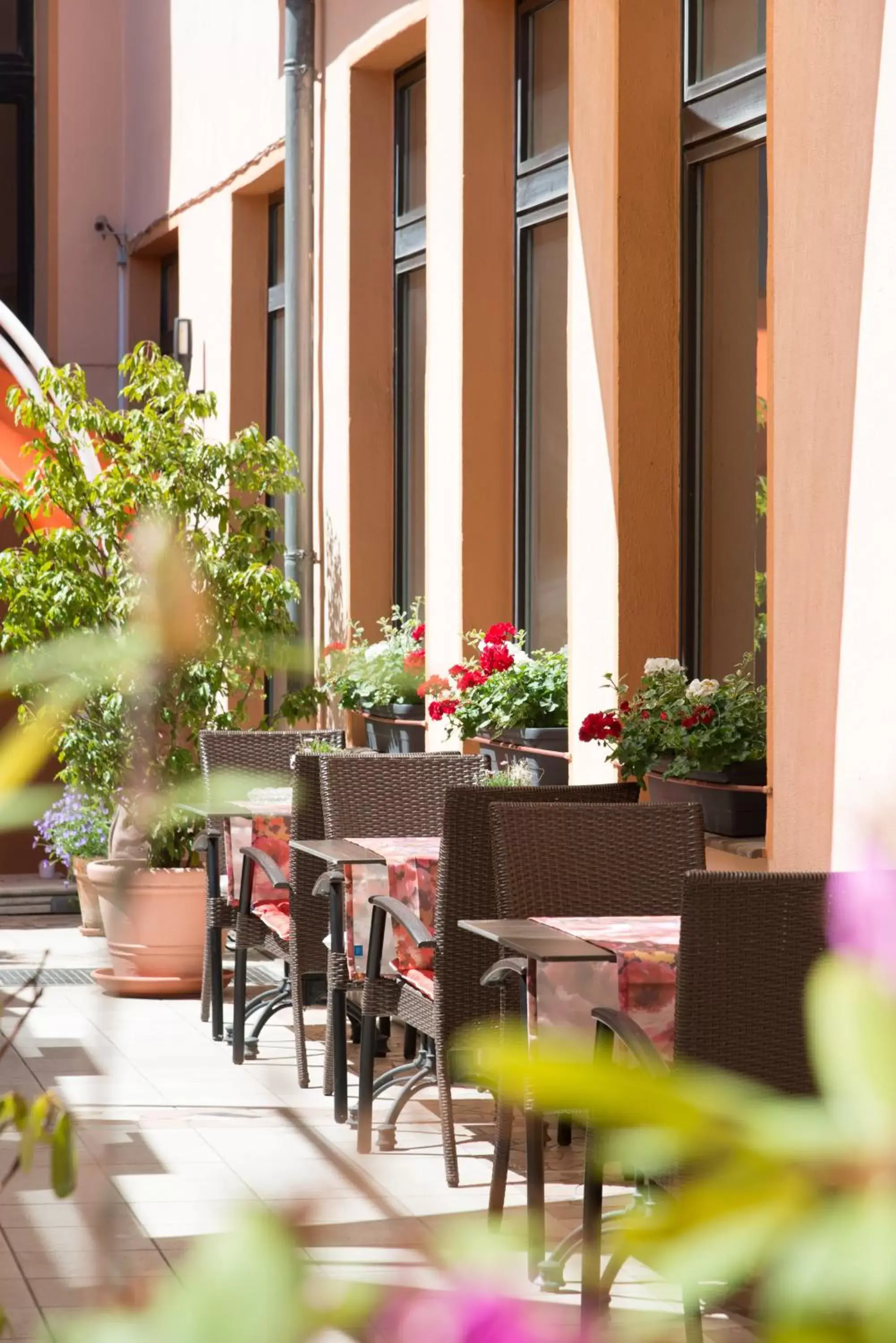 Patio, Restaurant/Places to Eat in Trip Inn PostHotel Düren