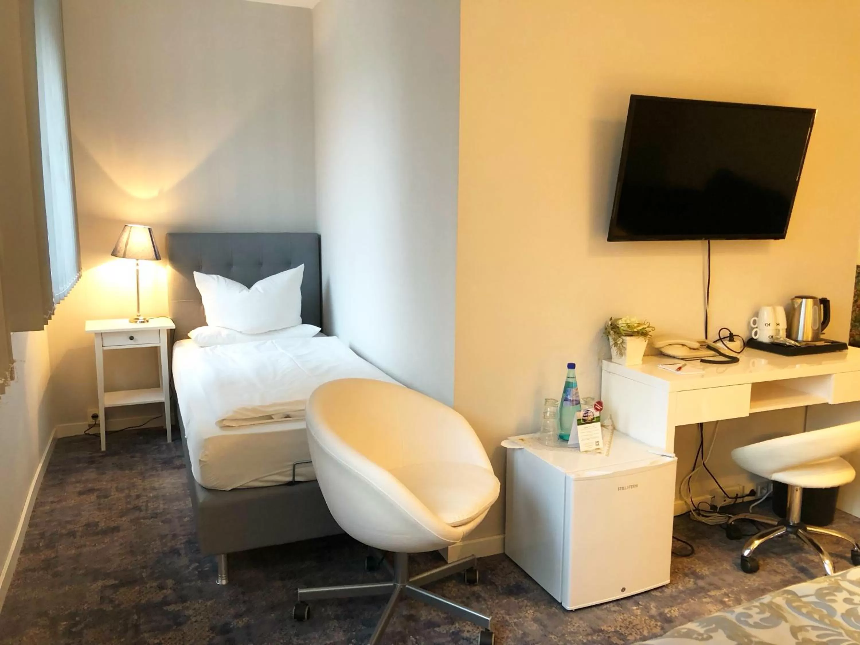 Photo of the whole room, Bed in Hotel Kristall