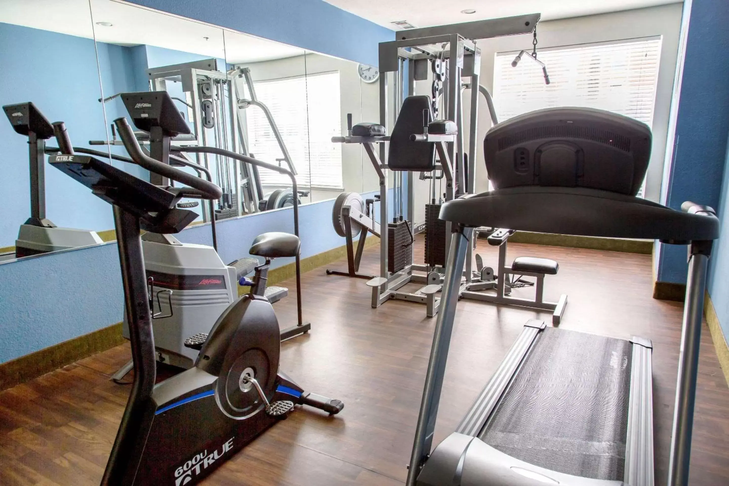 Fitness centre/facilities, Fitness Center/Facilities in Comfort Suites North Fossil Creek