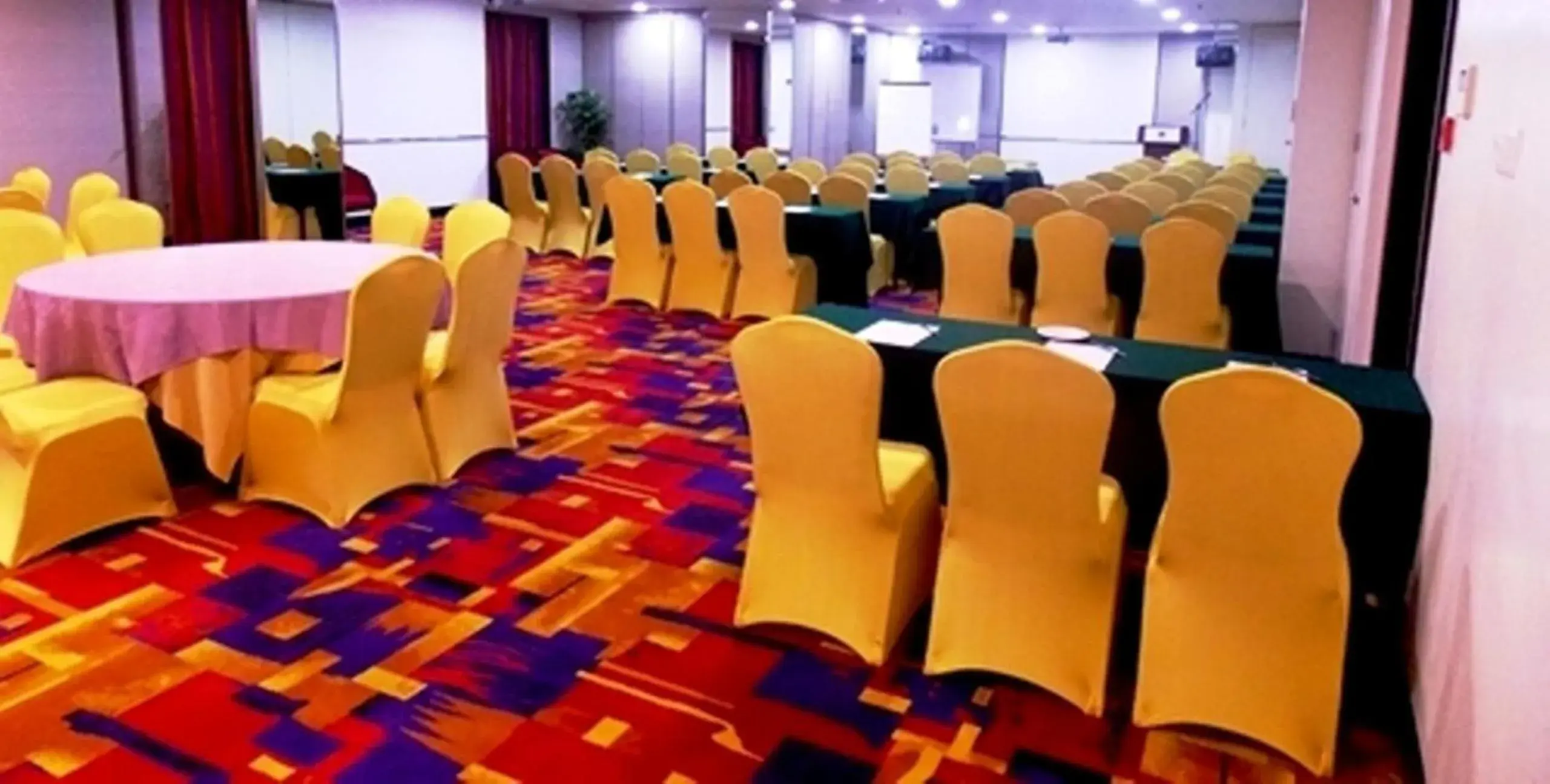 Meeting/conference room in Harbour View Hotel Meeting/conference room in Harbour View Hotel