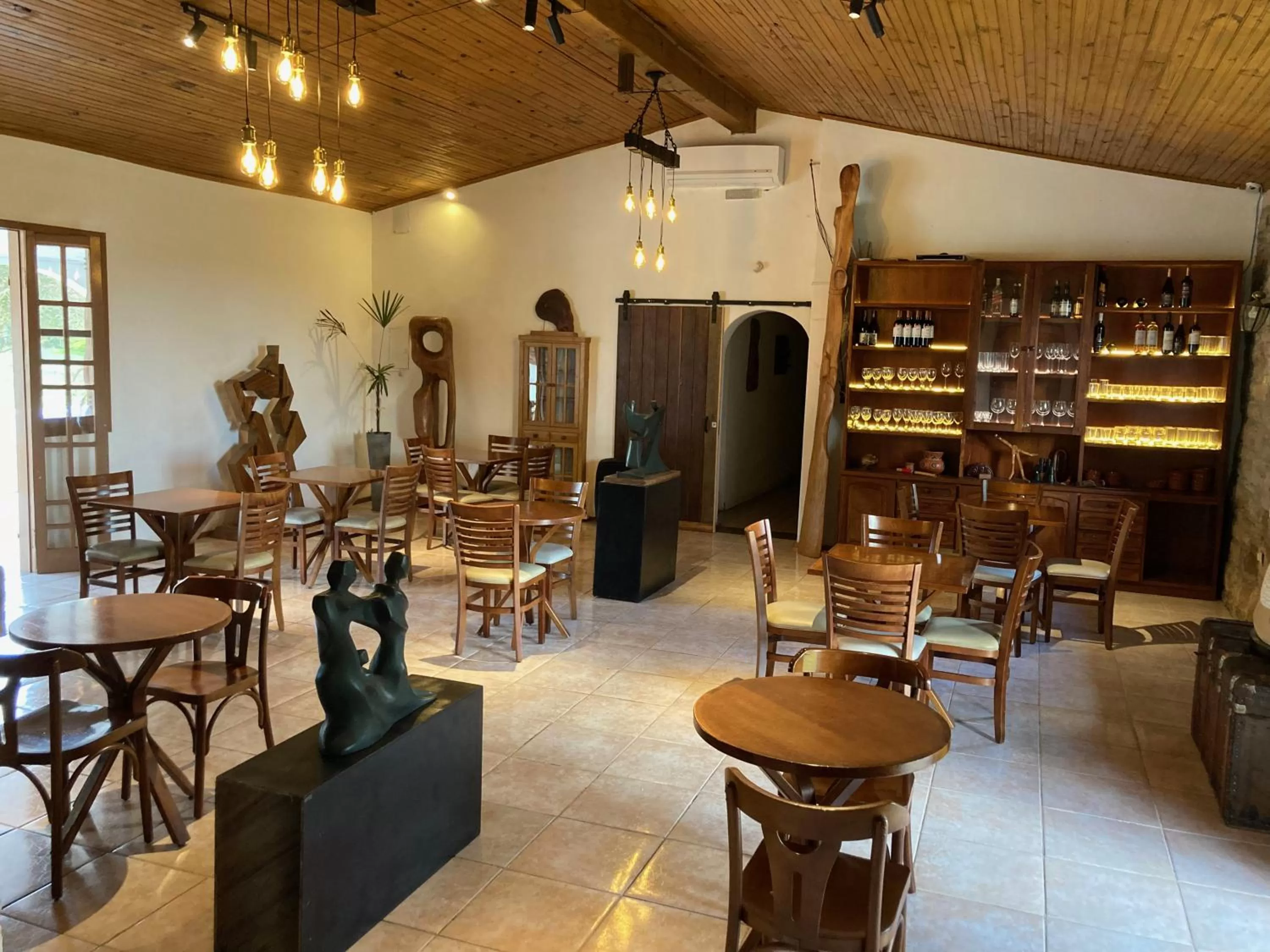 Restaurant/Places to Eat in Campo Abierto