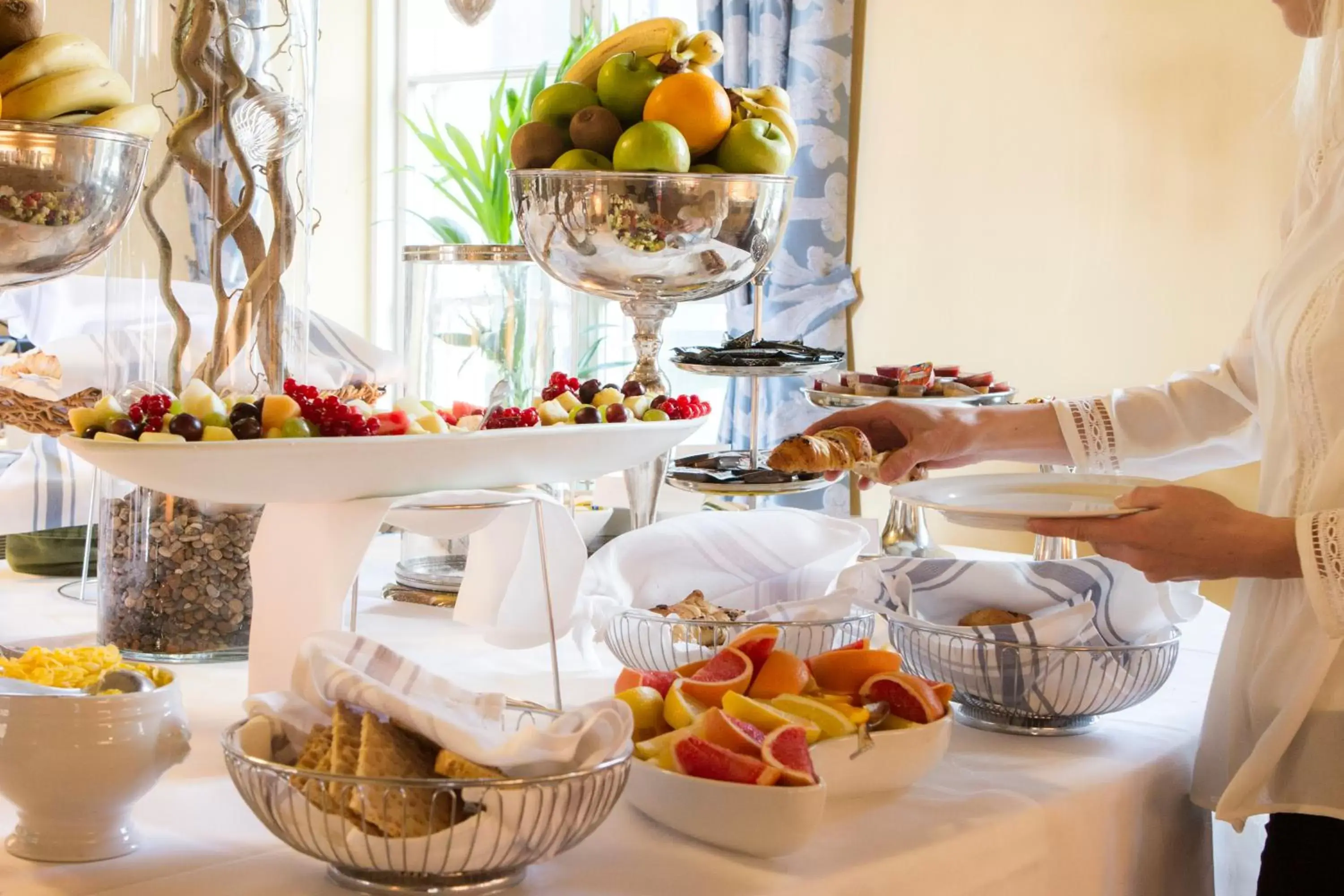 Buffet breakfast, Food in Hotel Haven