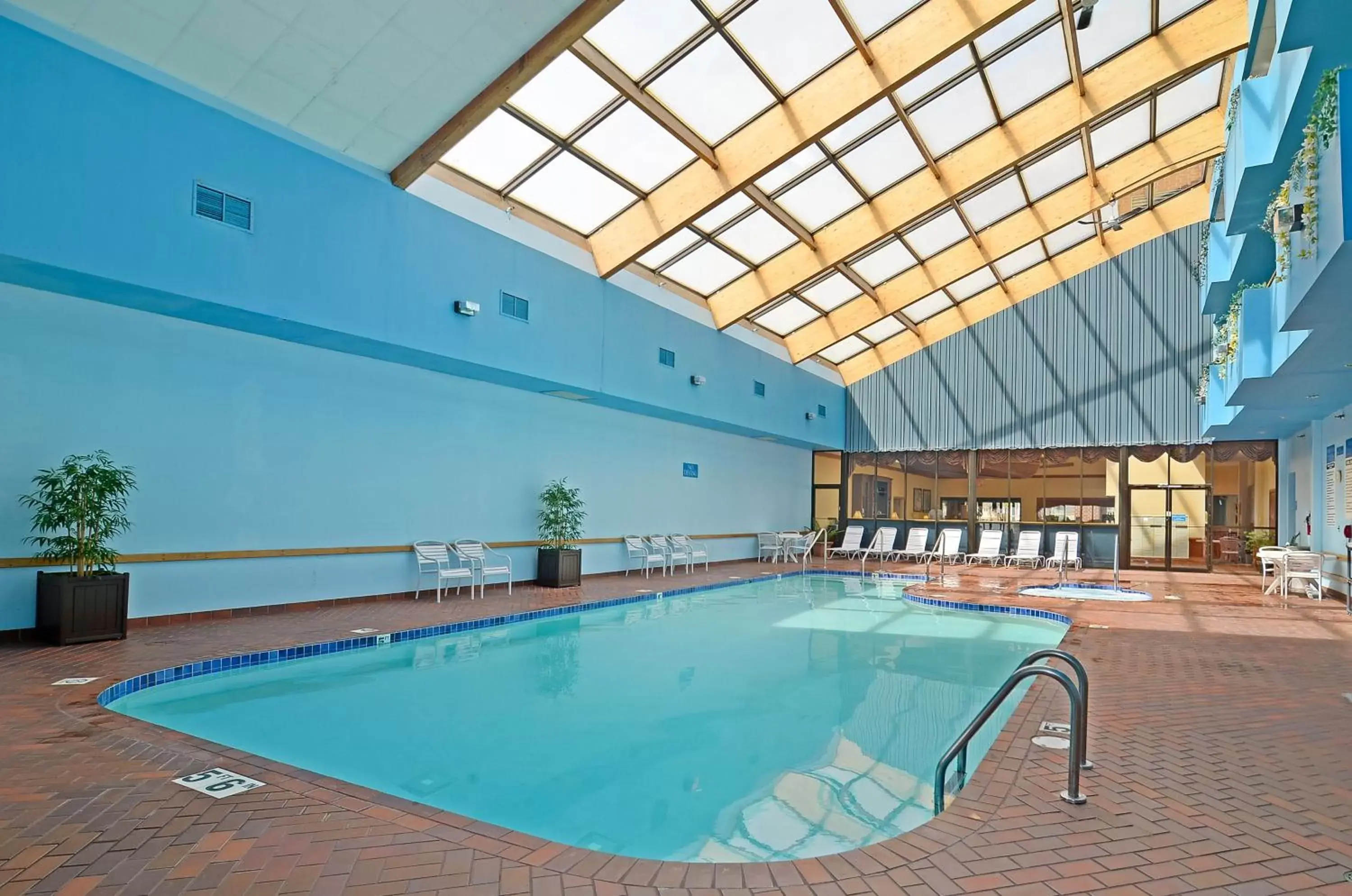 Swimming Pool in The Inn on Maritime Bay, Ascend Hotel Collection
