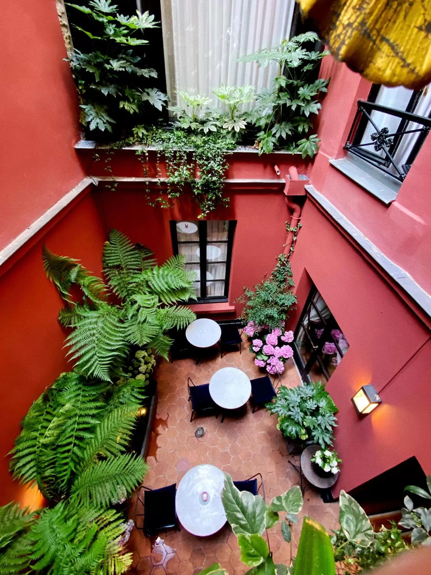 Garden in Hôtel Bourg Tibourg - Paris Marais