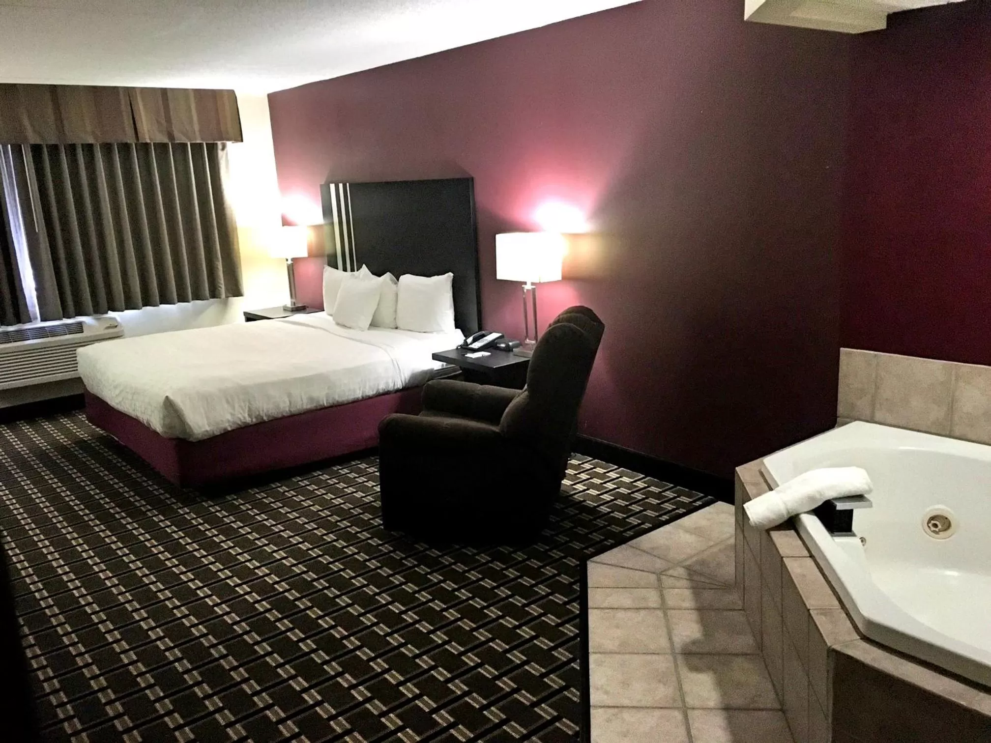 Bathroom, Bed in AmericInn by Wyndham Inver Grove Heights Minneapolis