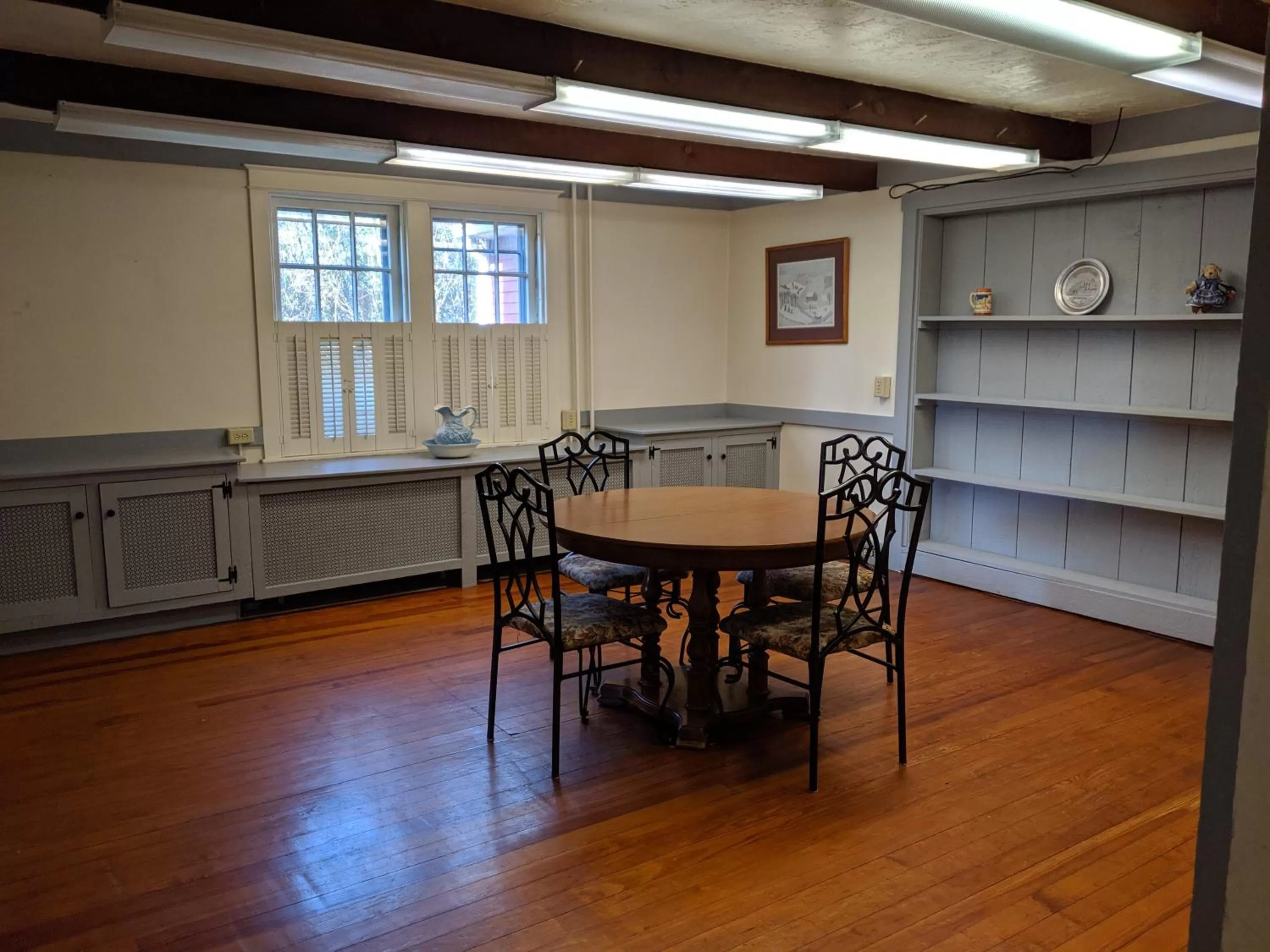 Dining area in Spruce Lane Lodge and Cottages