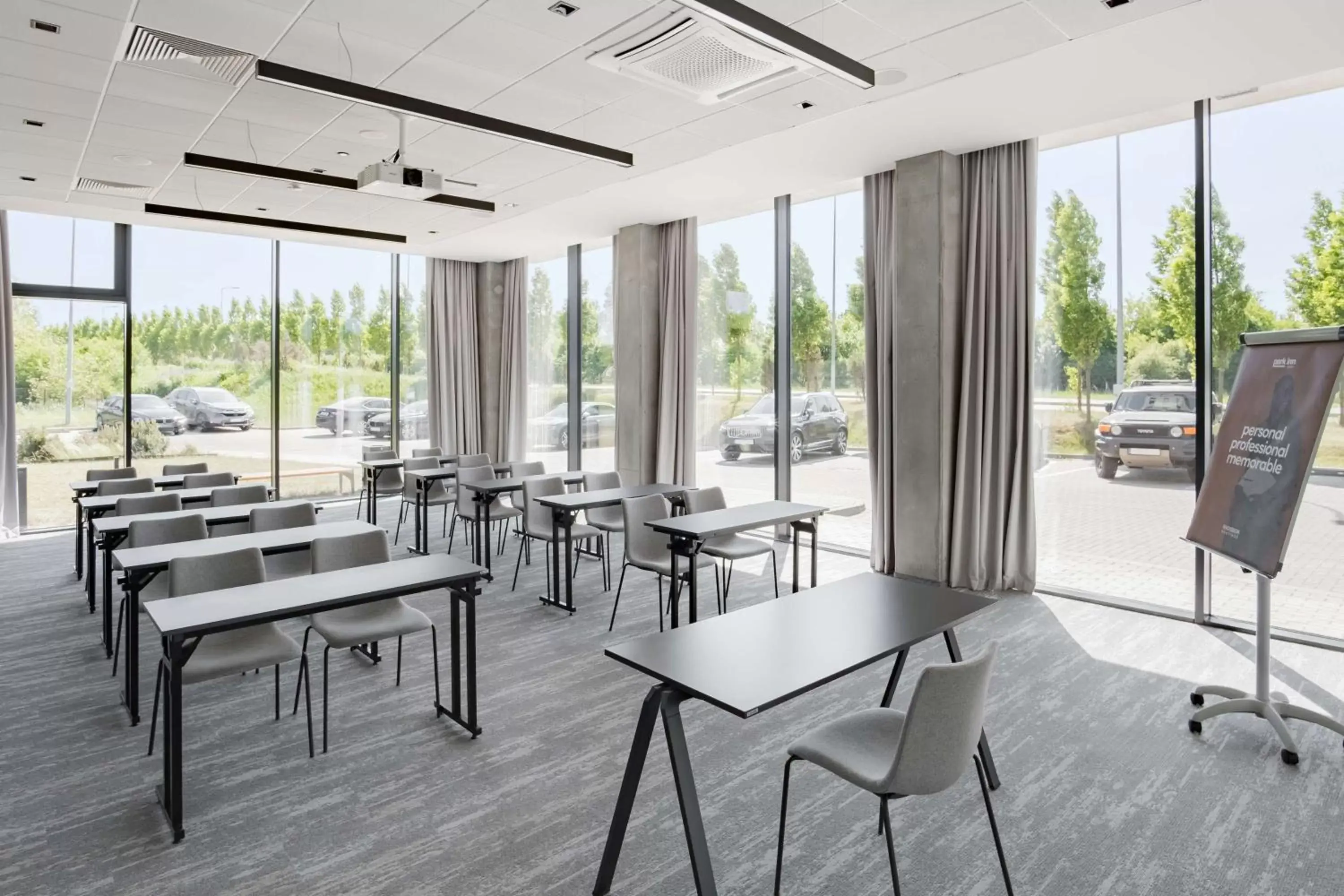Meeting/conference room, Restaurant/Places to Eat in Park Inn by Radisson Vilnius Airport Hotel & Business Centre