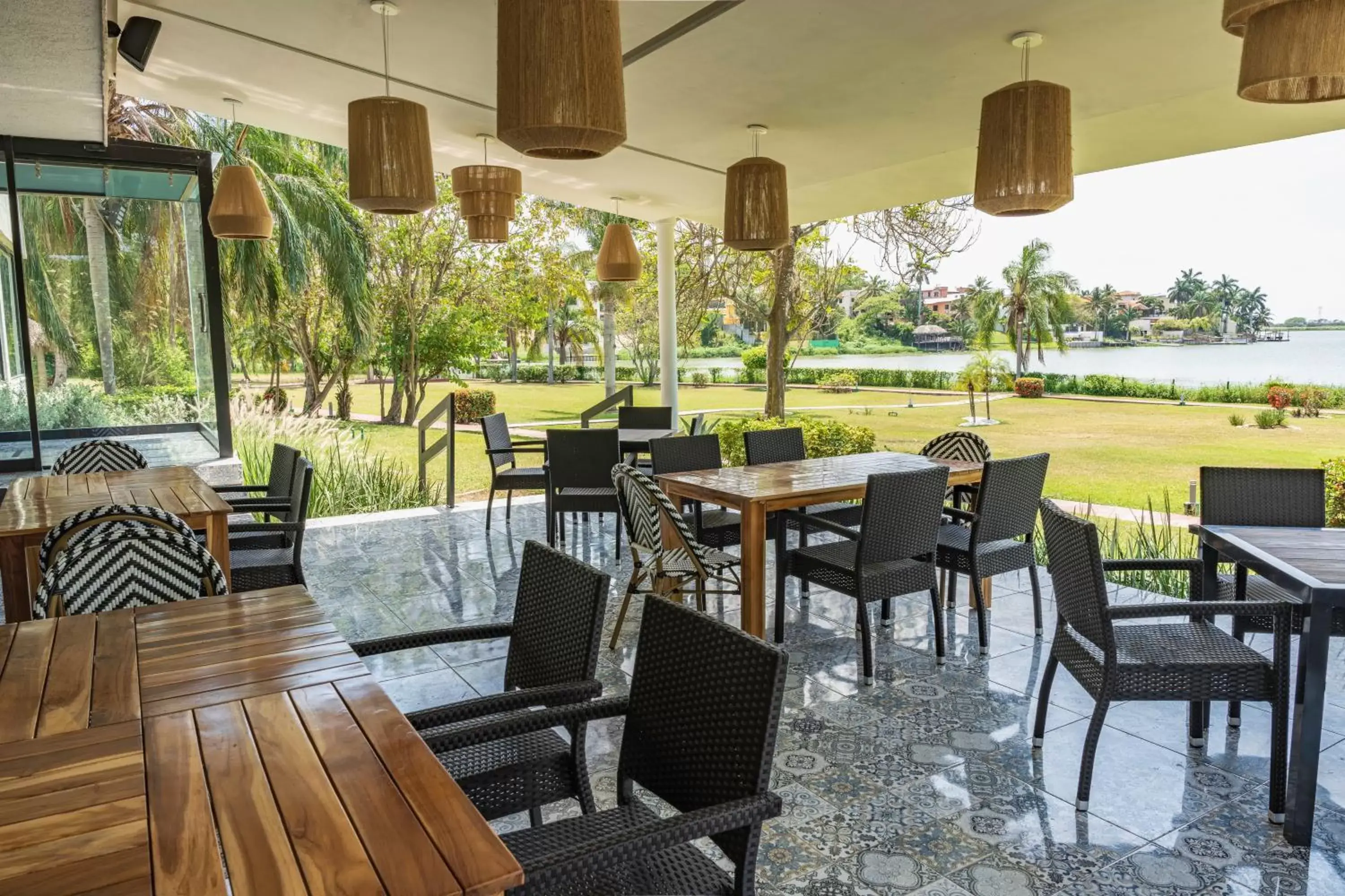 Balcony/Terrace, Restaurant/Places to Eat in Fiesta Inn Tampico