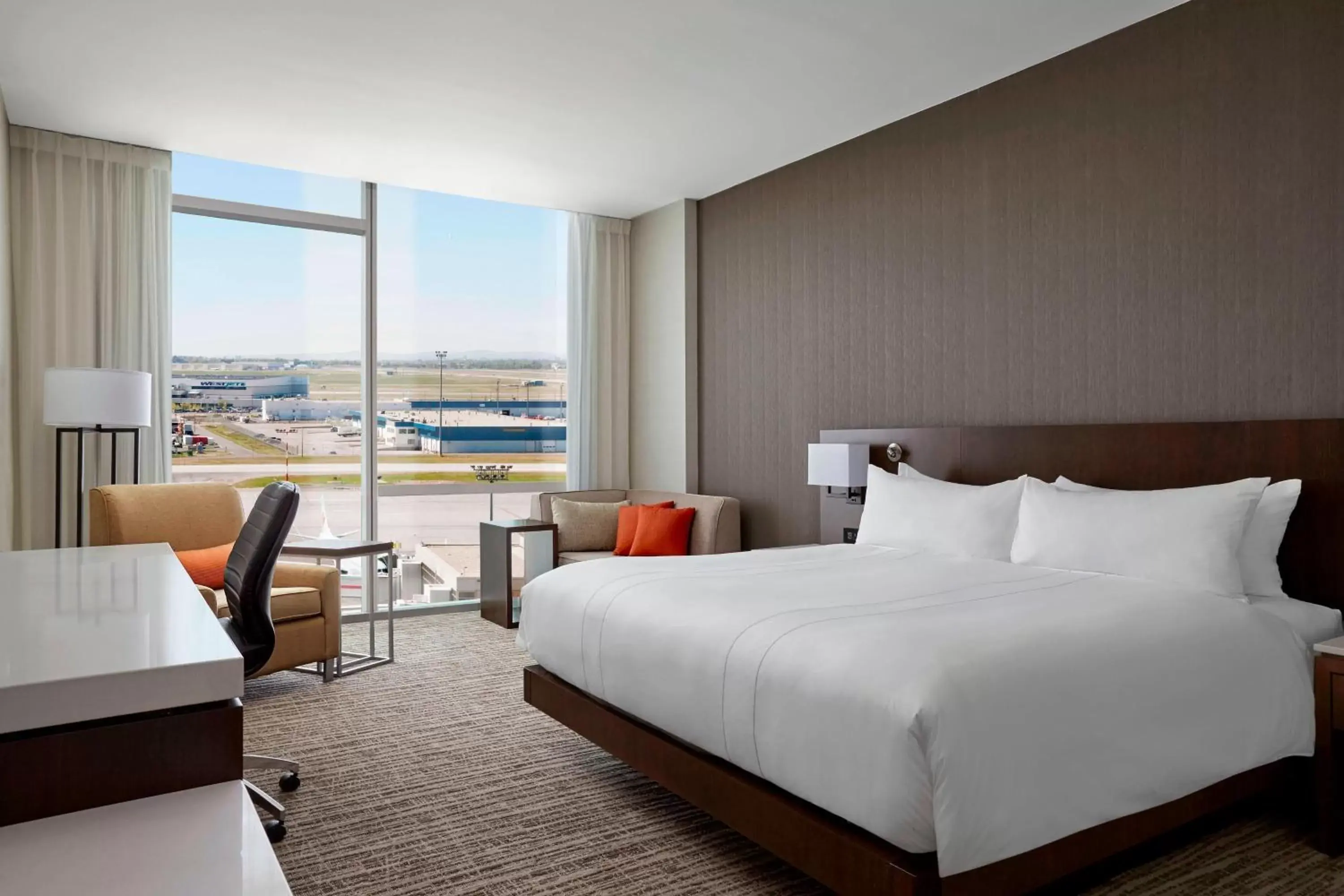 Photo of the whole room in Calgary Airport Marriott In-Terminal Hotel