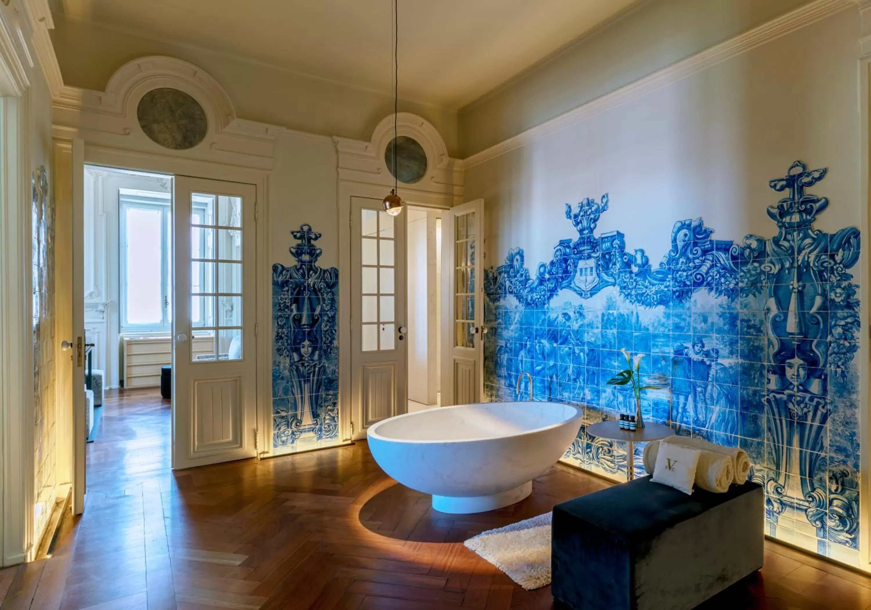 Living room, Bathroom in Verride Palácio Santa Catarina