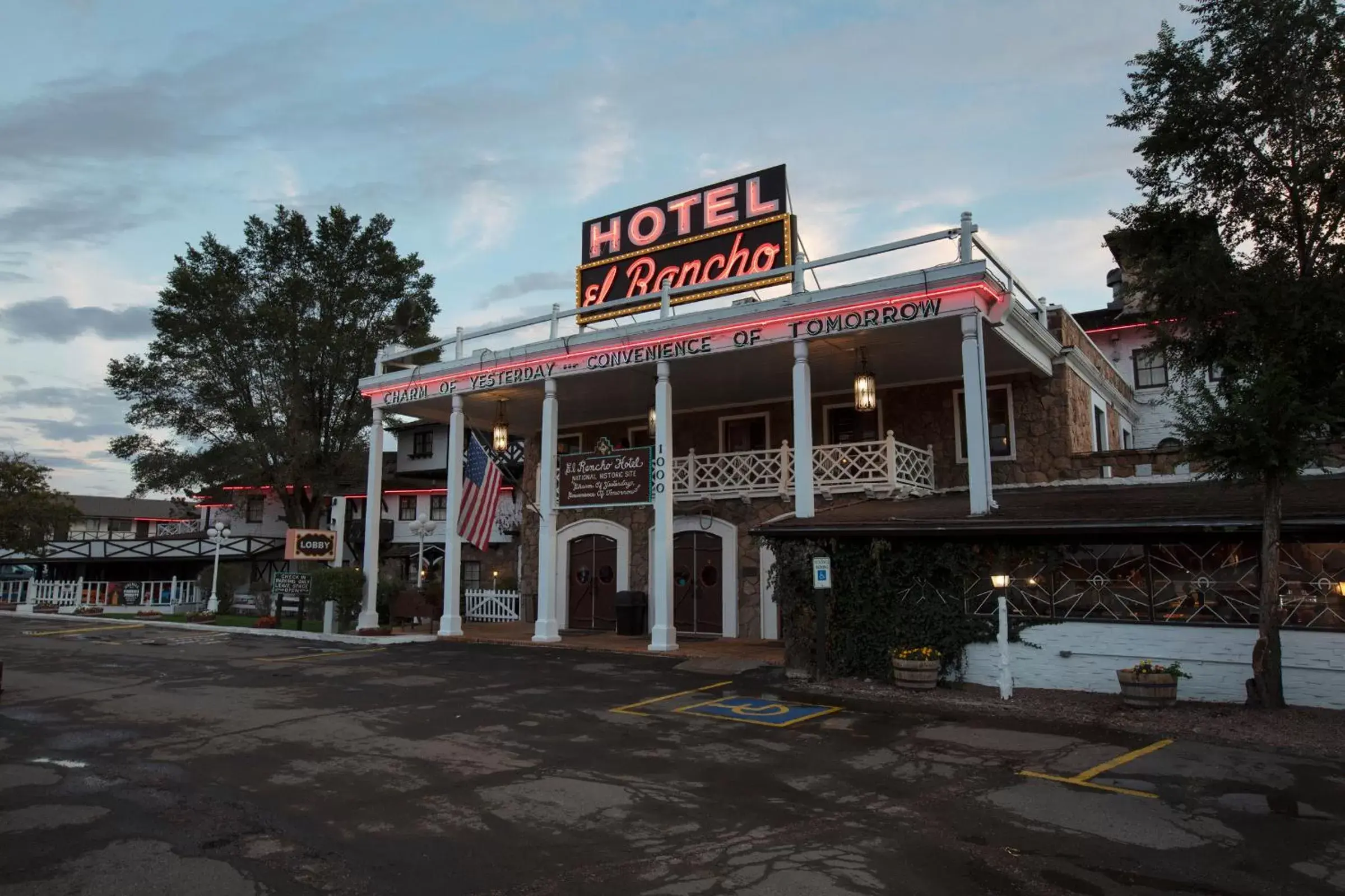 Property Building in Hotel El Rancho