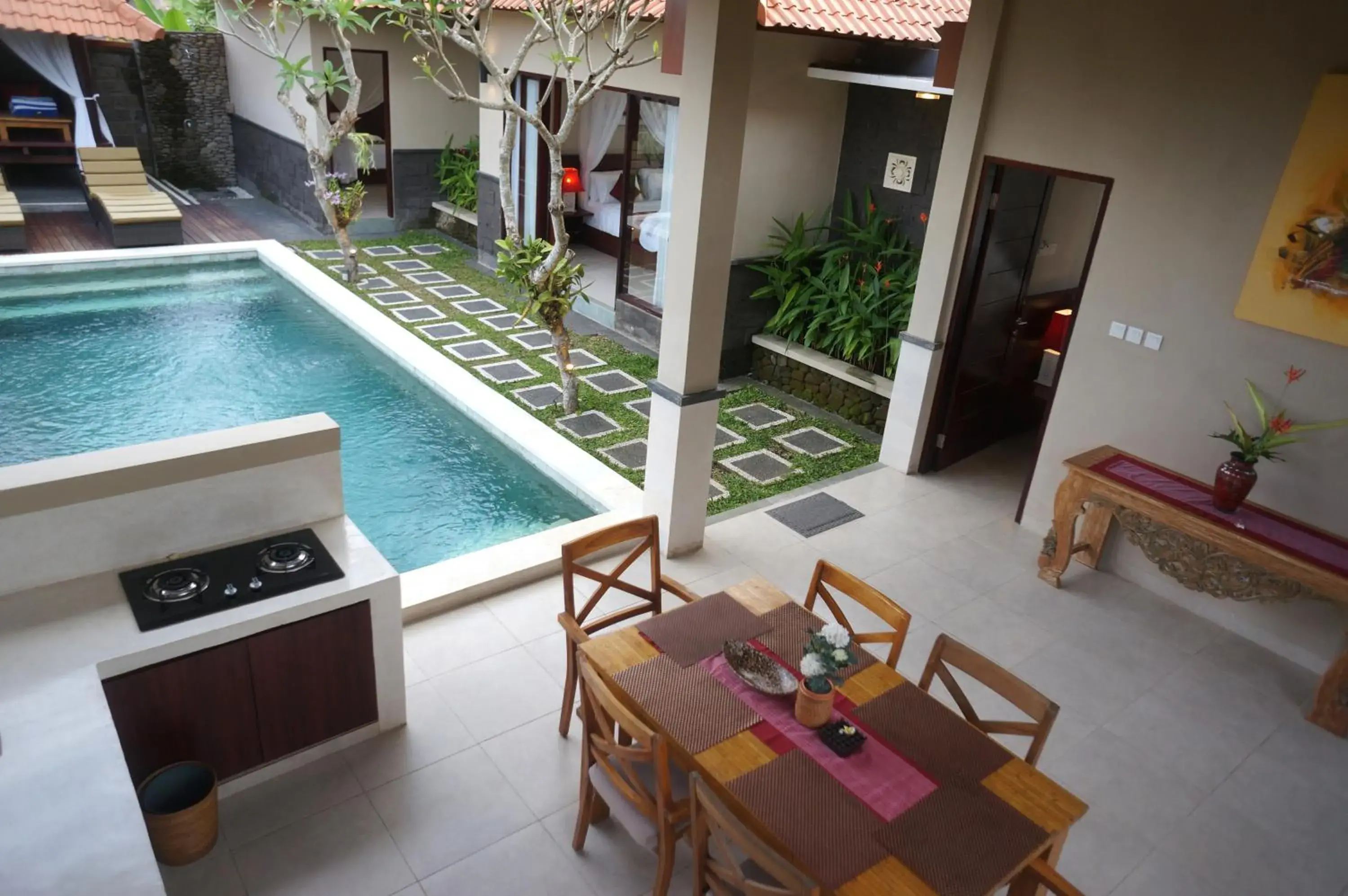 Kitchen or kitchenette, Swimming Pool in Griya Shanti Villas & Spa