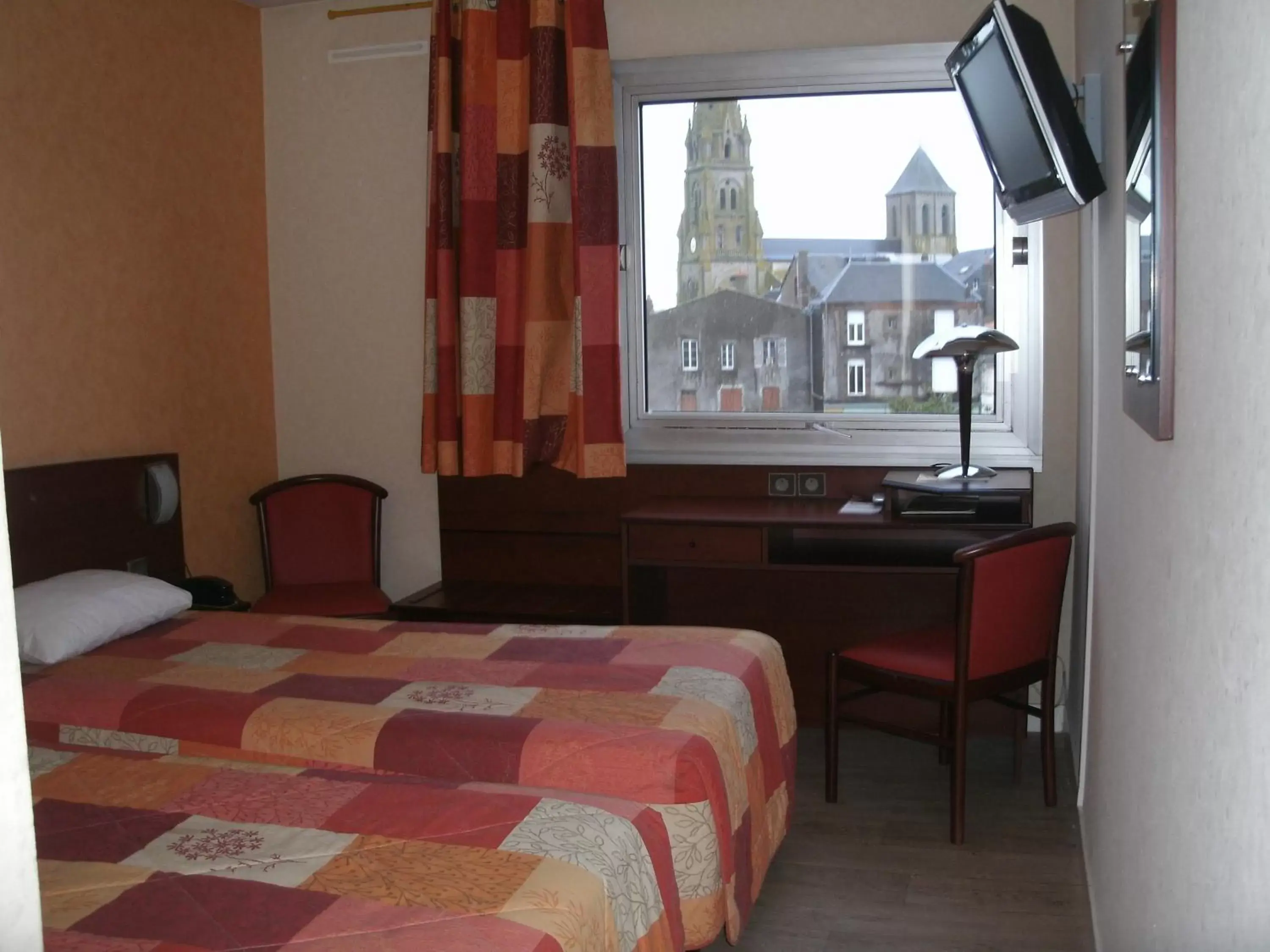 Day, Bed in Cit'Hotel Saint Jacques