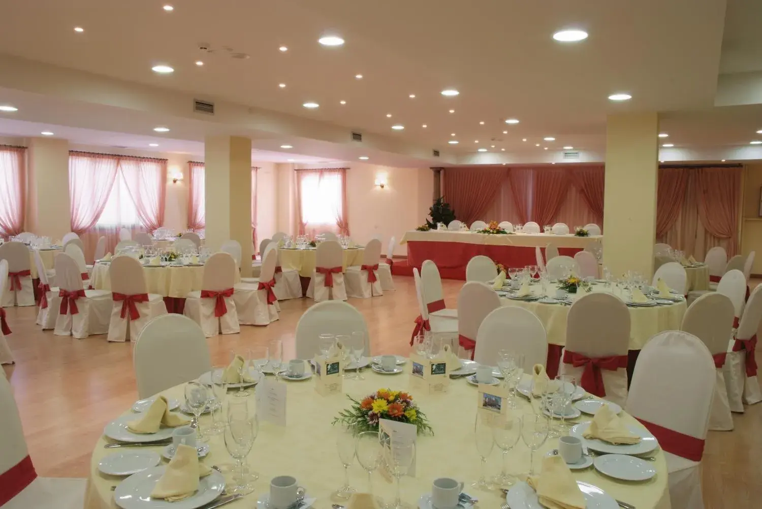 Restaurant/places to eat in La Cañada Restaurant/places to eat in La Cañada