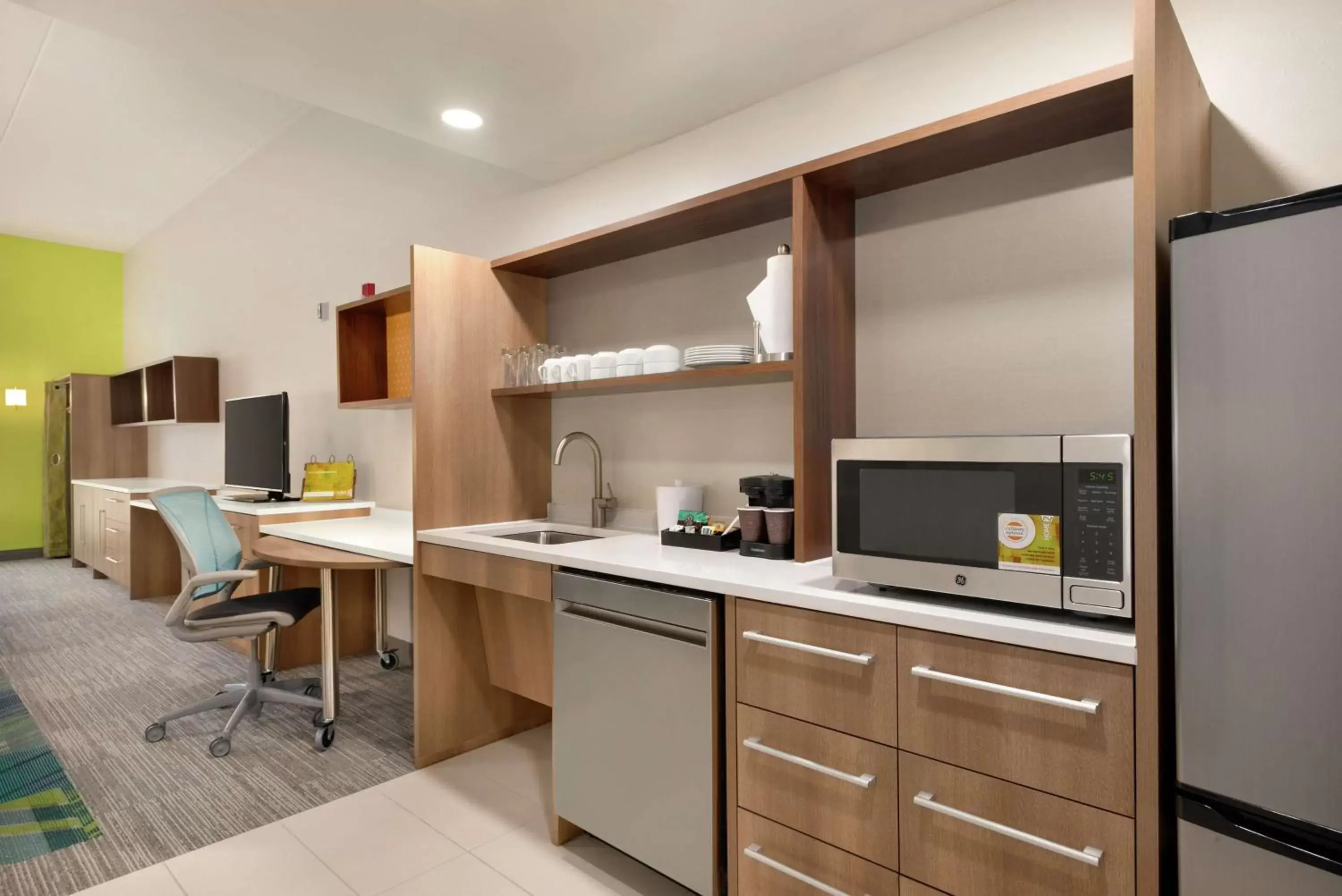 Bedroom, Kitchen/Kitchenette in Home2 Suites By Hilton Dayton/Beavercreek, Oh