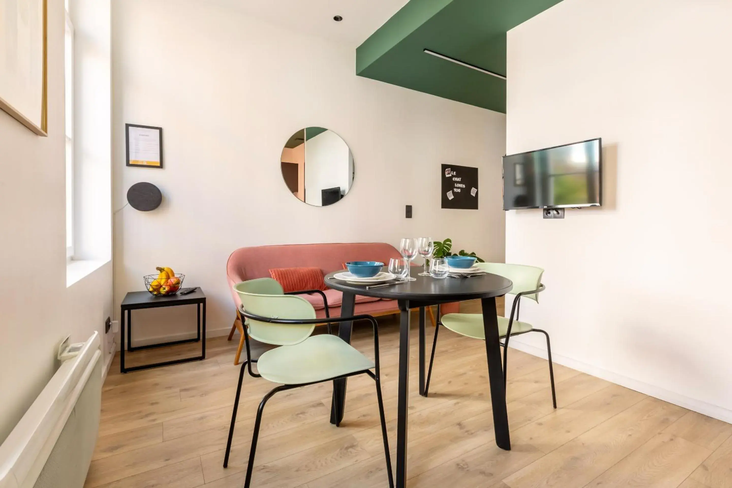 Living room, Dining Area in Le Chat Qui Dort - Vieux Lille II