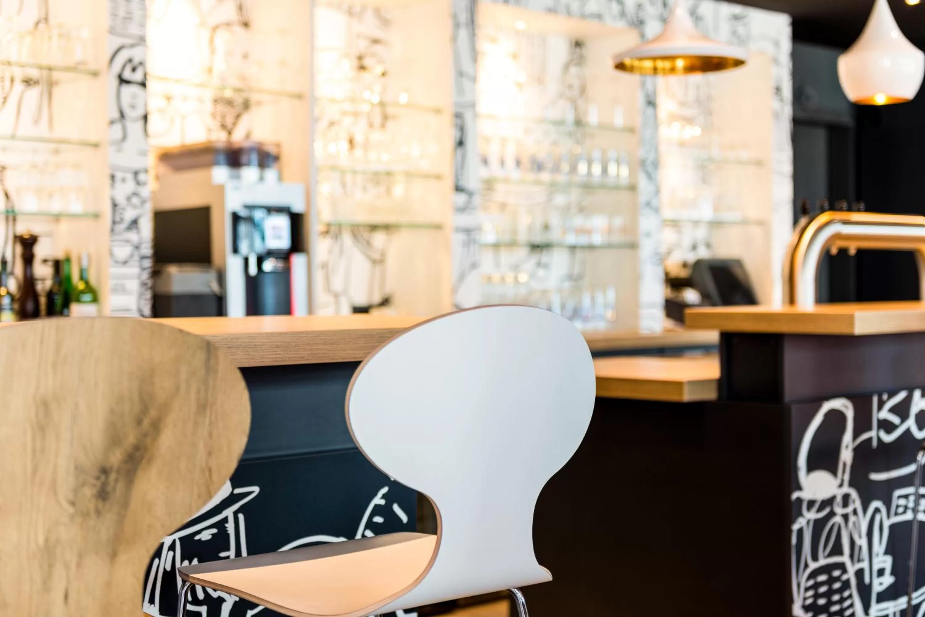 Lounge or bar in ibis Hotel München Garching