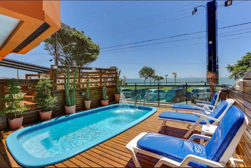 Swimming pool in Hotel Vila Mar