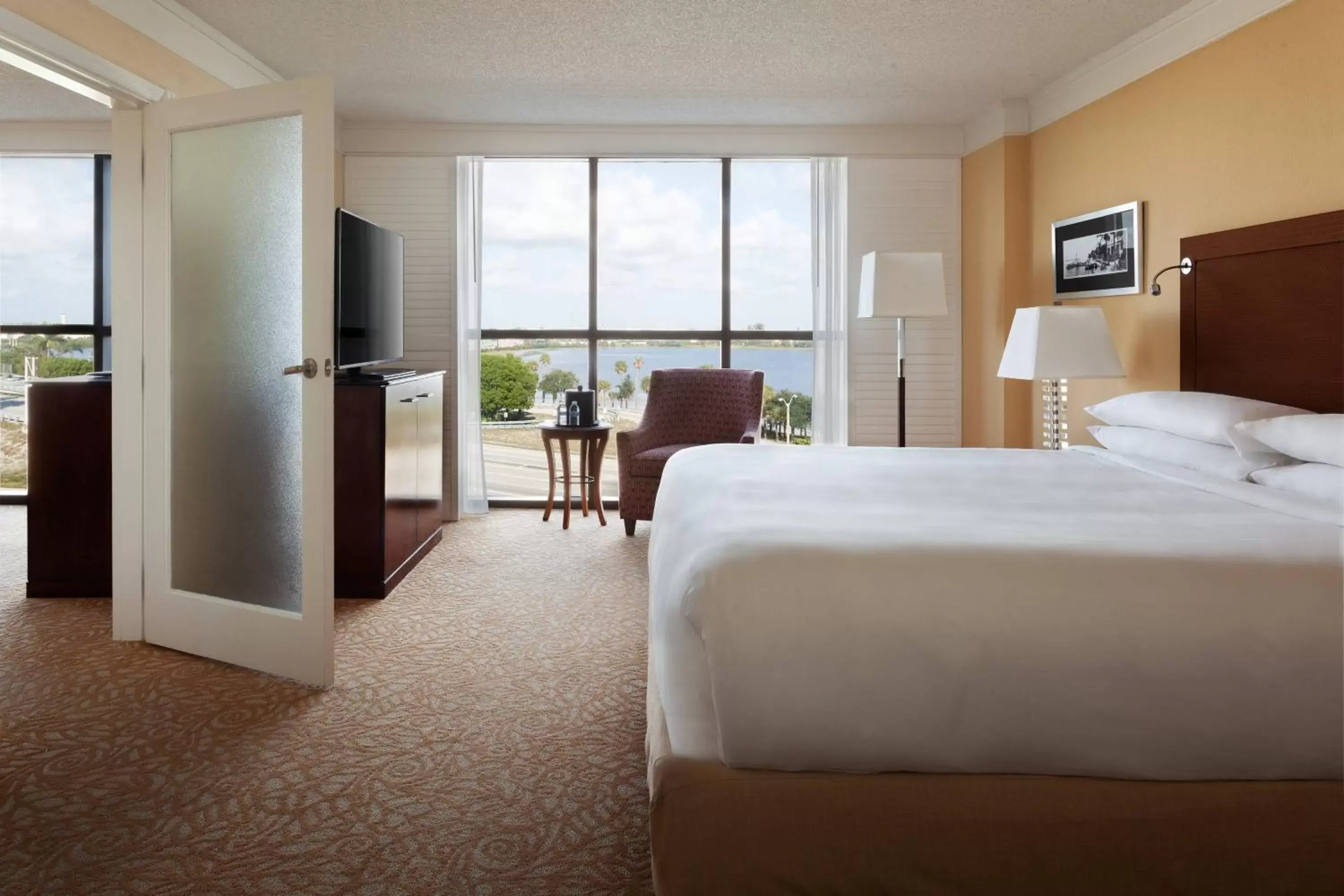 Bedroom in West Palm Beach Marriott