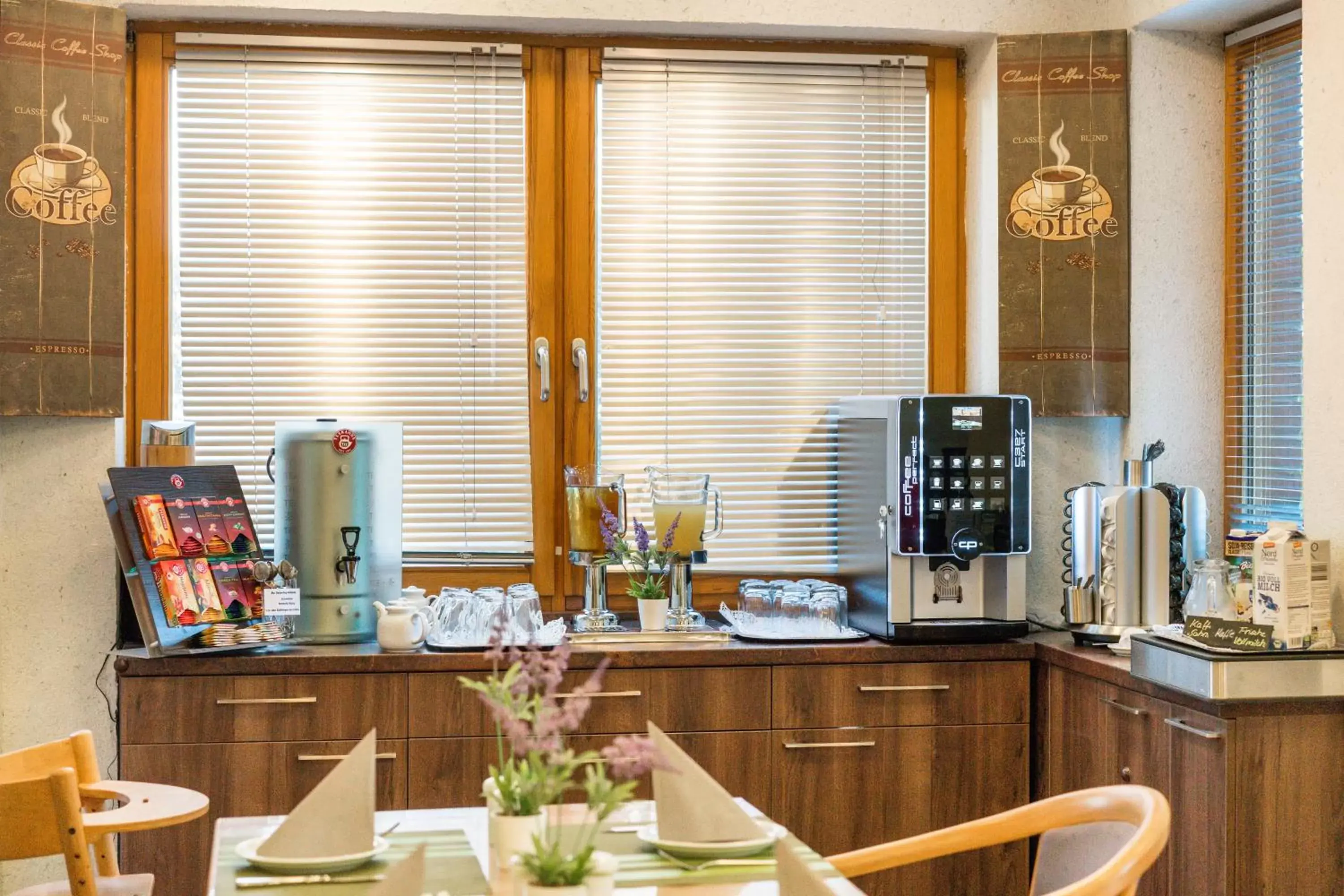 Buffet breakfast in Ökotel Hamburg Buffet breakfast in Ökotel Hamburg