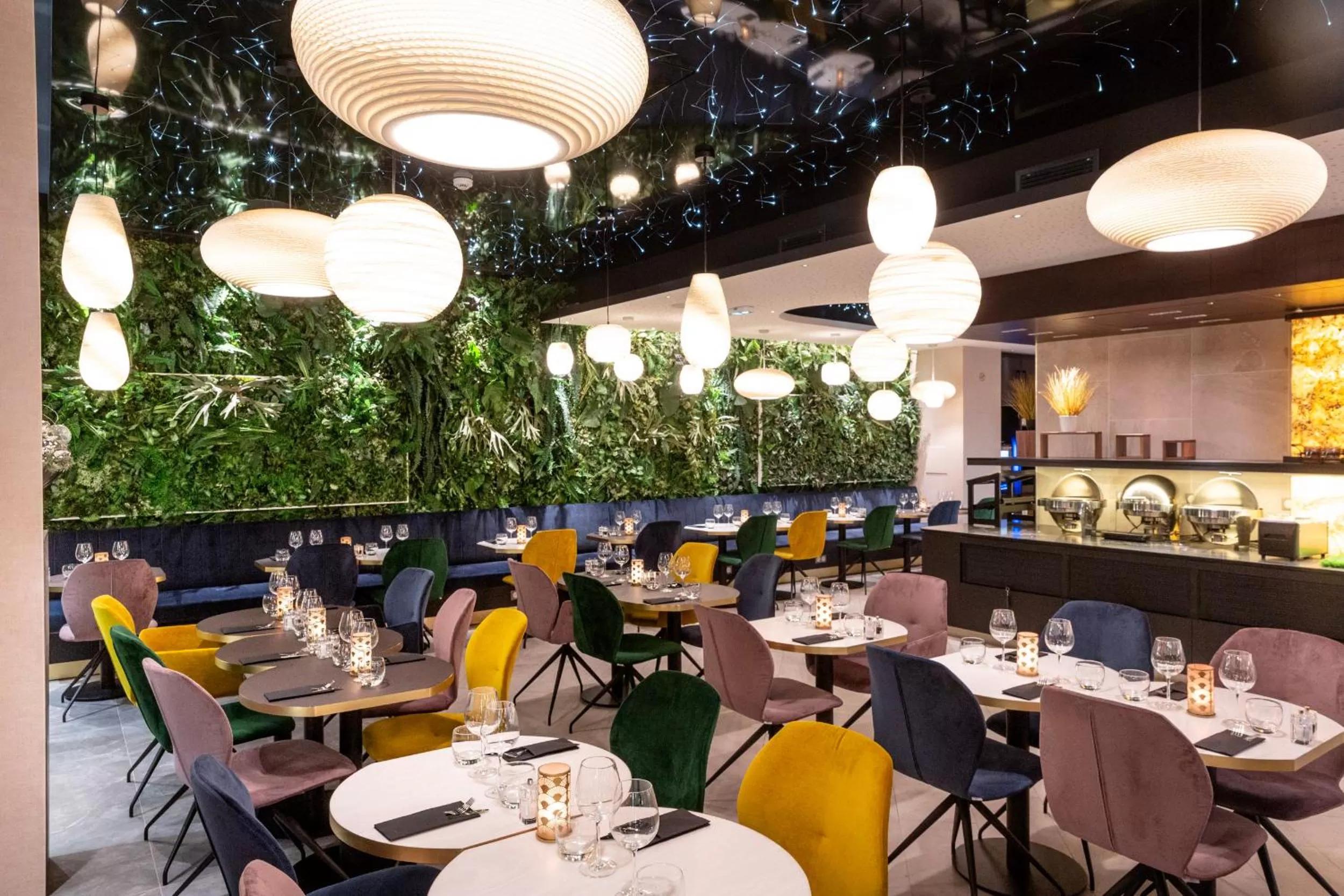 Restaurant/places to eat in voco Strasbourg Centre - The Garden by IHG