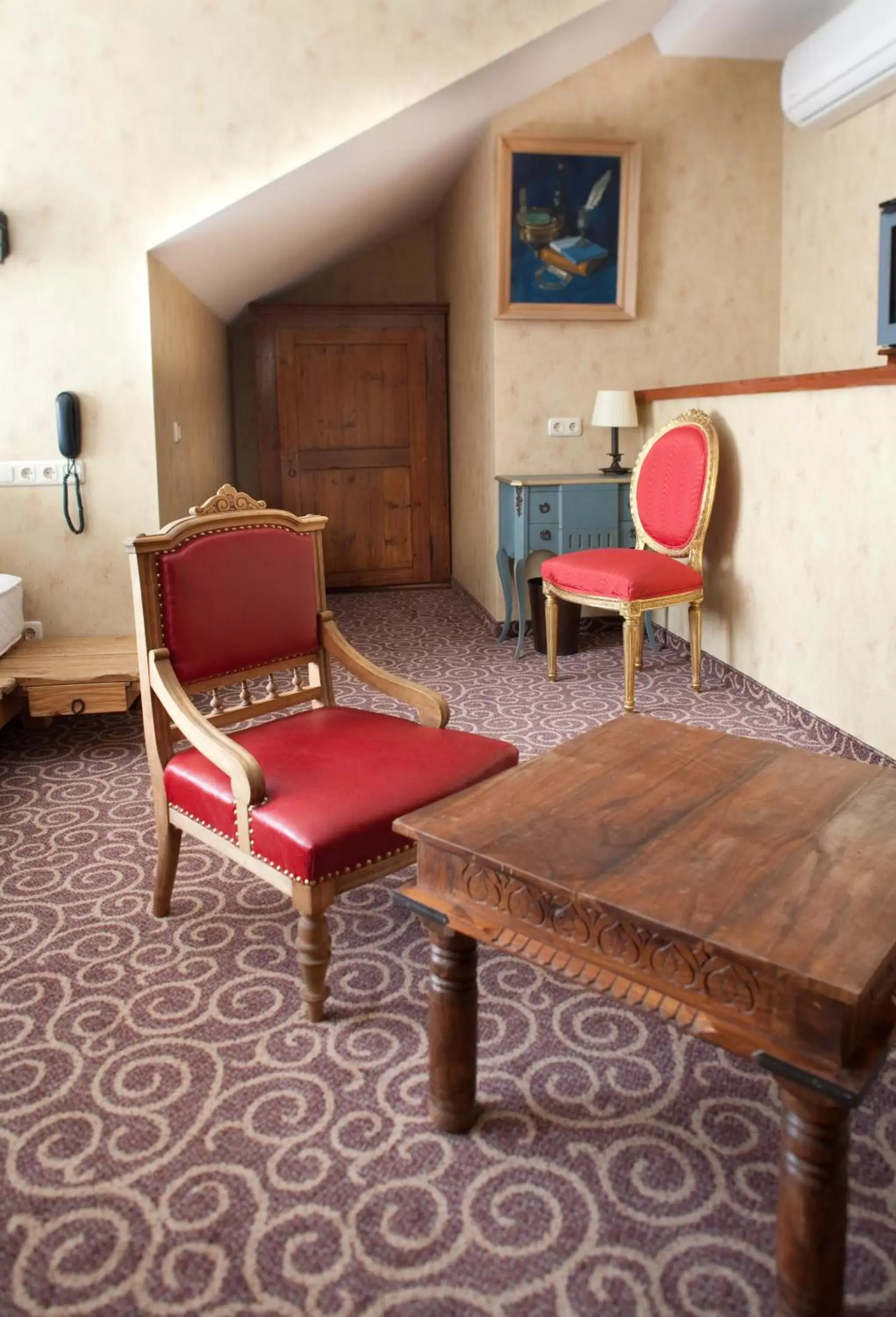 Seating Area in Hotel Justus