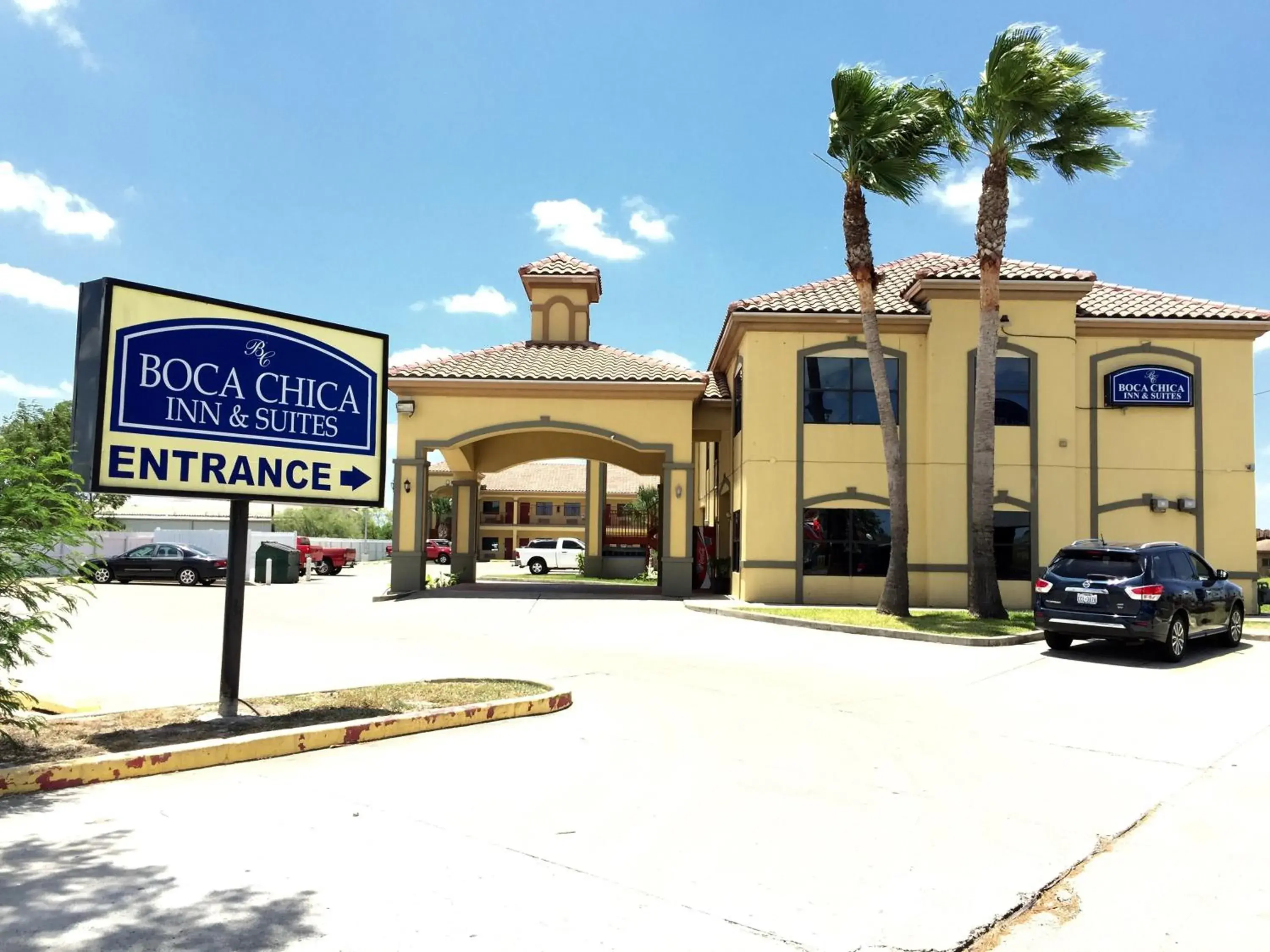 Facade/entrance, Property Building in Boca Chica Inn and Suites