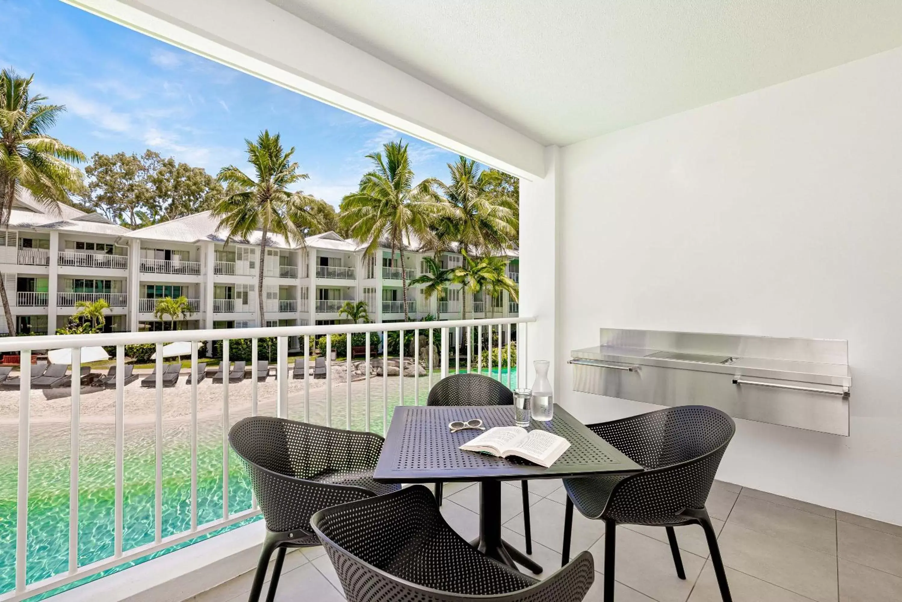 Balcony/Terrace, Swimming Pool in Peppers Beach Club