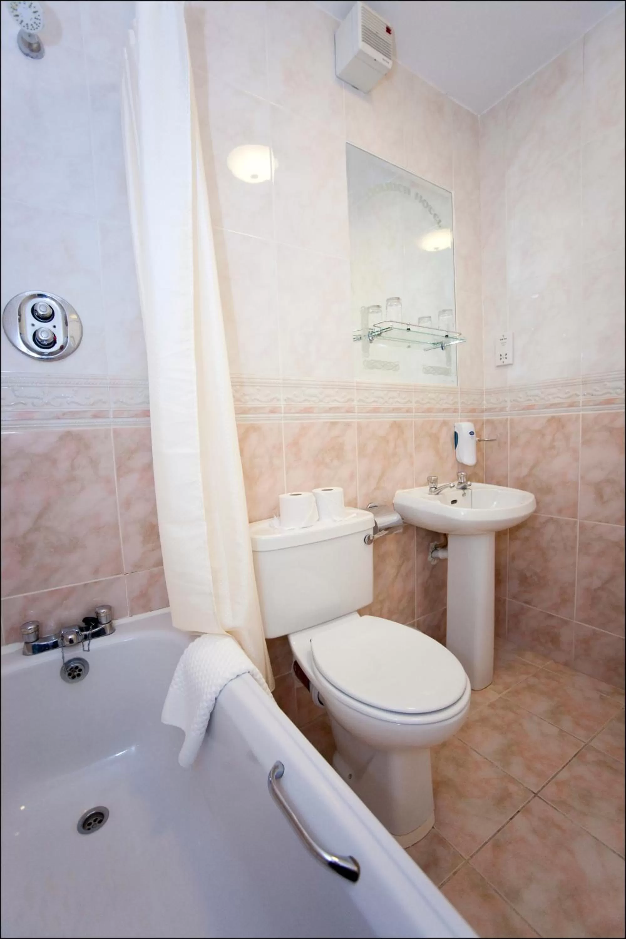 Twin Room in Woodford Dolmen Hotel Carlow